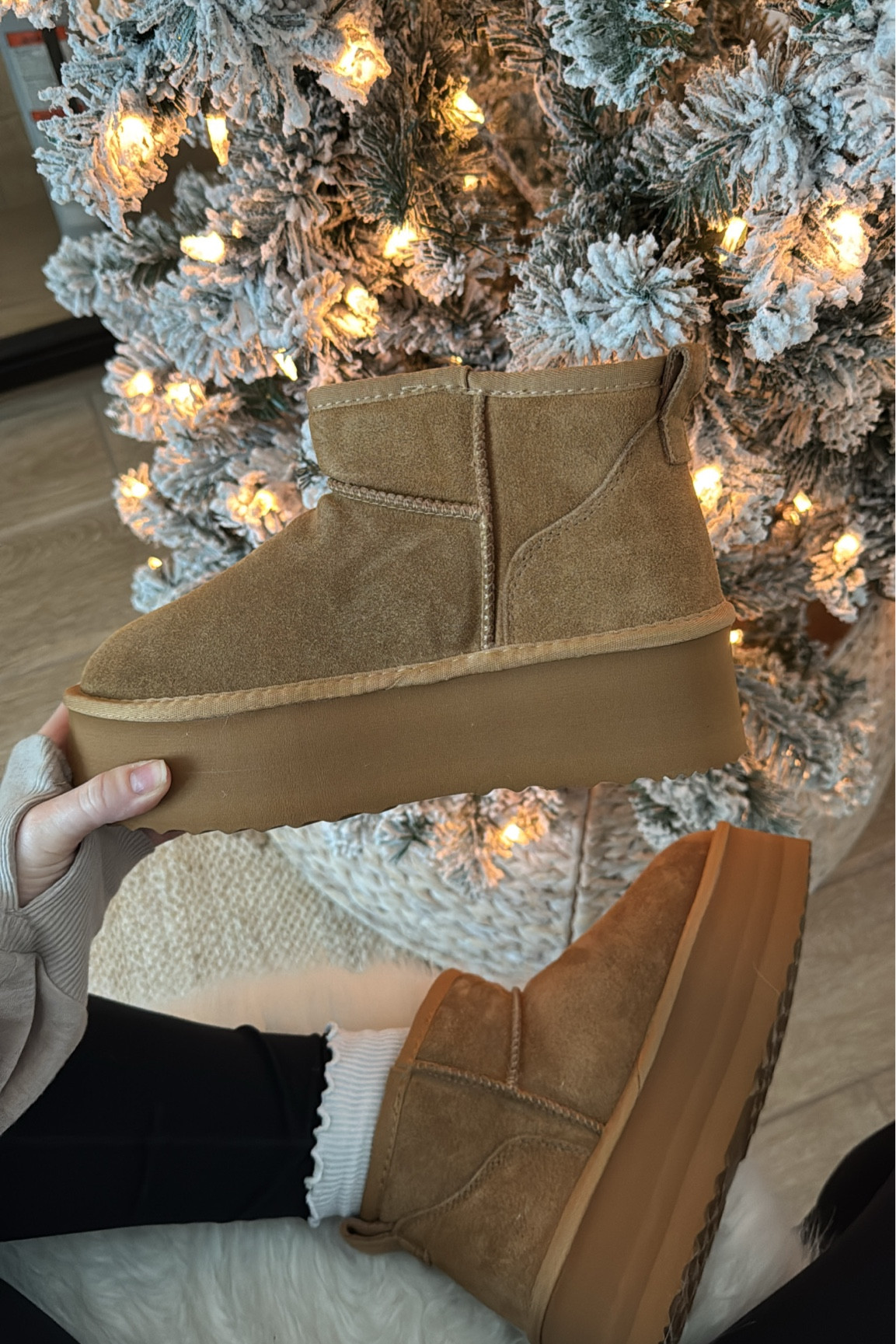 Amazon fuzzy platform boots that are similar to Uggs run tts 

#LTKShoeCrush #LTKFindsUnder50 #LTKFindsUnder100