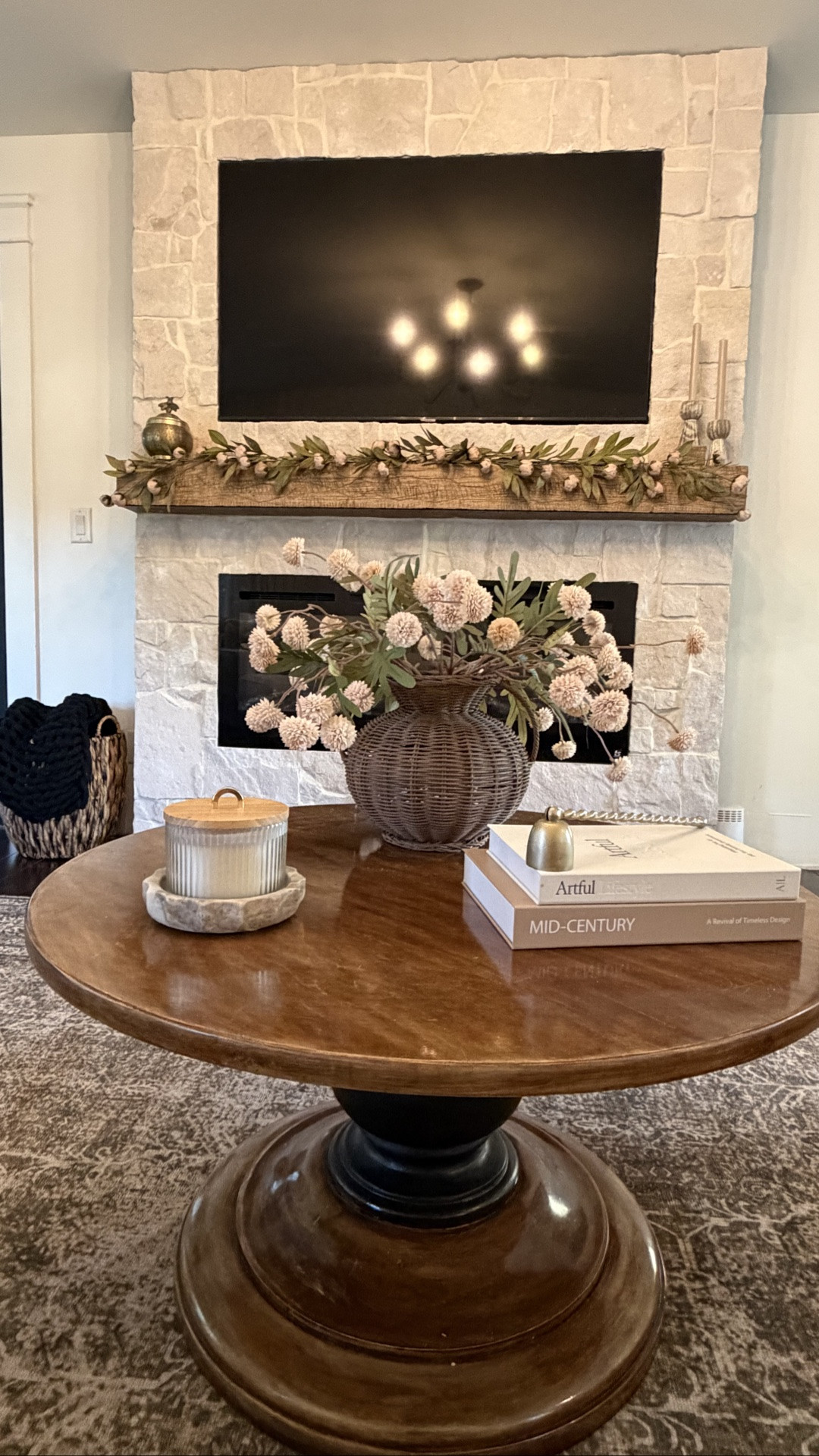✨ STOP scrolling if your home is cluttered! 👀

These decorative storage books are a genius home décor hack 📚✨ They look like luxury coffee table books but secretly hide remotes, snacks, and everyday clutter

#LTKHome #LTKSaleAlert #LTKvlog