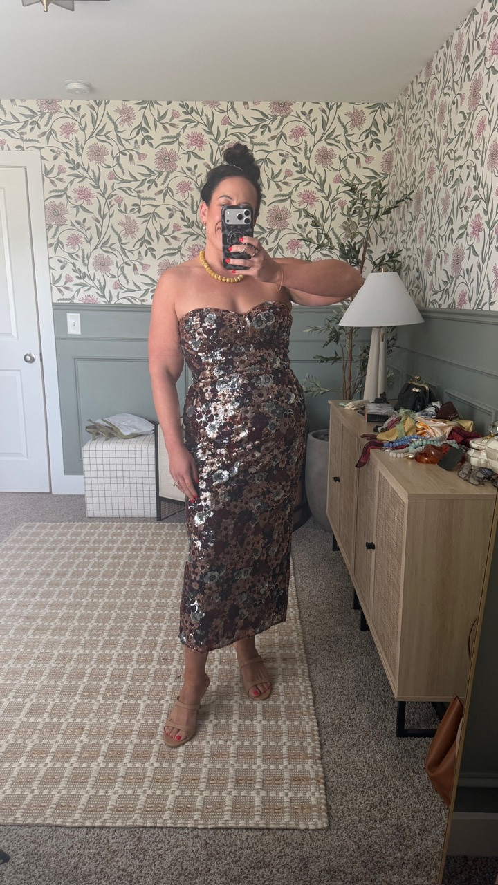 I’m so impressed with this dress! The entire thing is covered in sequins and I’m loving it!

#LTKNYFW #LTKgrwm #LTKmomlife