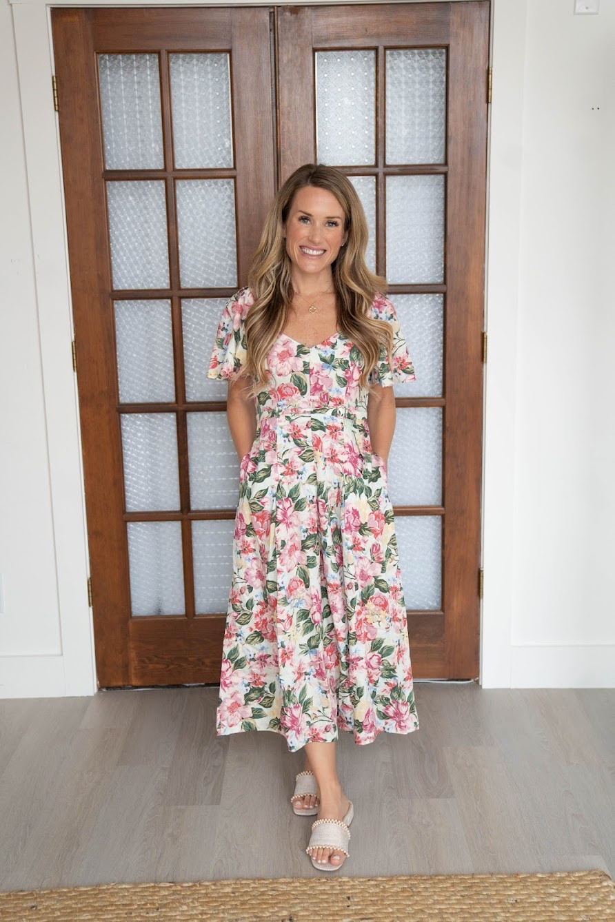 Cute spring dresses

Target fashion  midi dress   floral dress  sandals  trendy outfits  spring fashion  spring dress Easter dress  spring outfits


#LTKootd #LTKgrwm #LTKmomlife