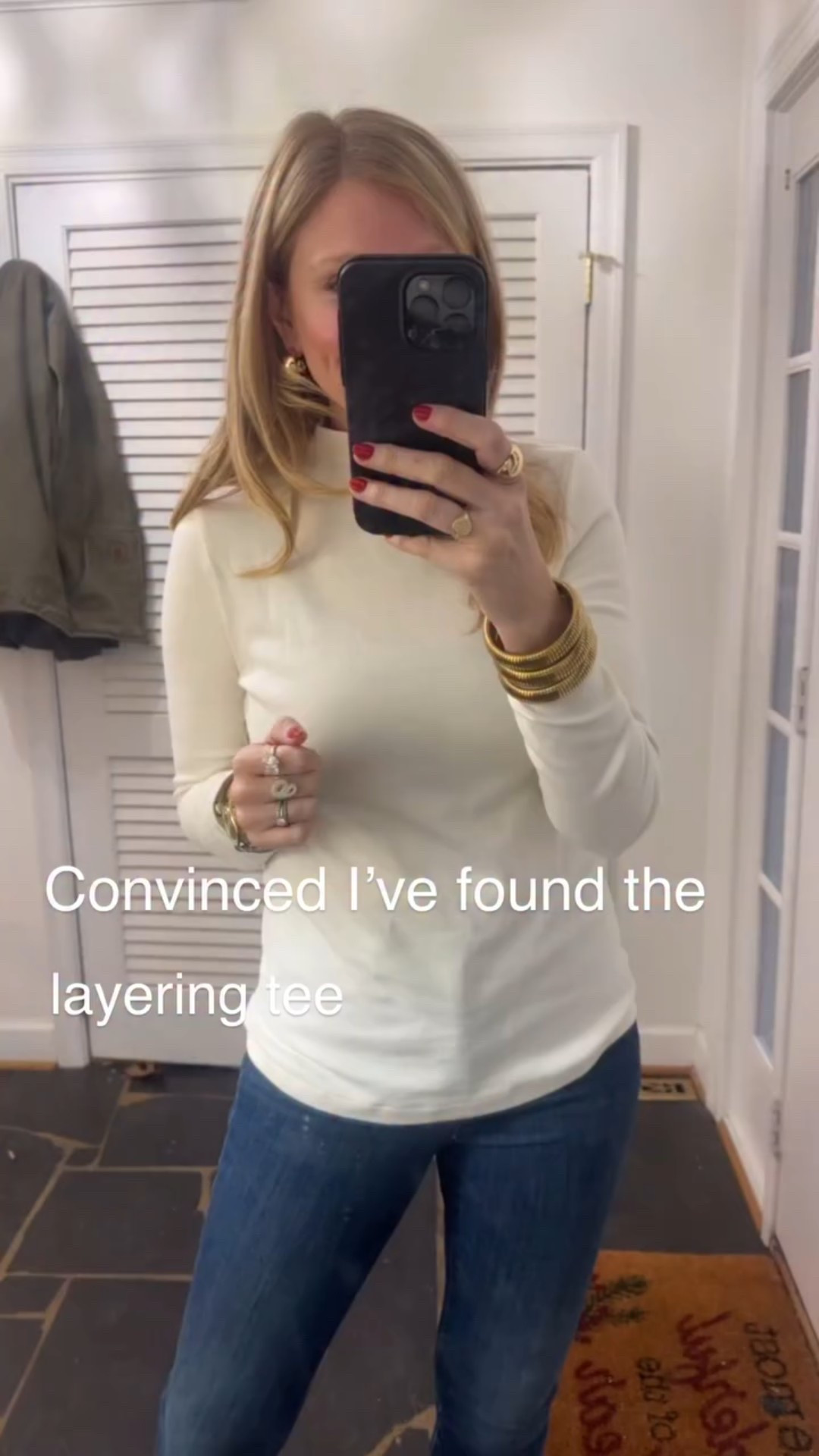 Where are my Father of the Bride fans?! 🙌🏻
The best mock neck layering tee and it’s only $10.50! 12 colors available, perfect for any outfit! I’m in size M.