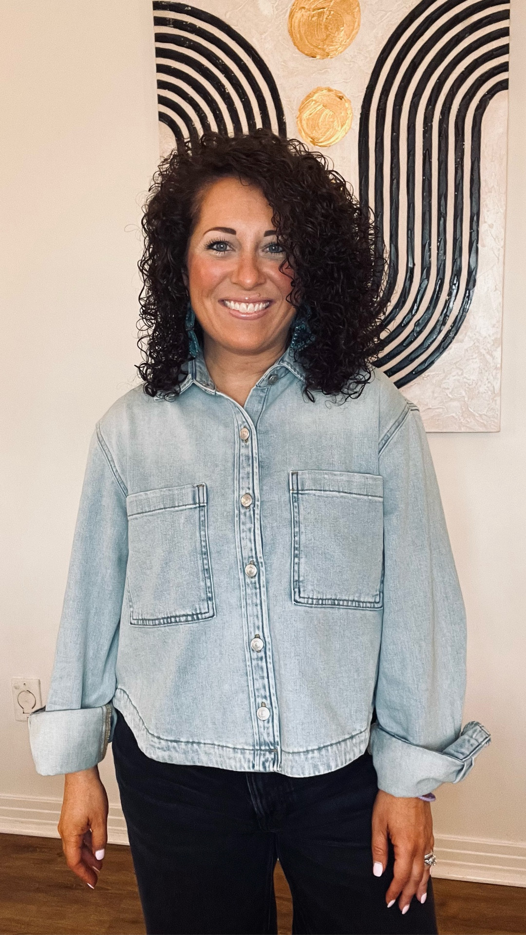 Spring but make it effortless 🤍🌿

This cropped denim button down is the PERFECT transitional piece — lightweight, easy to layer, and so flattering. Mine is from Aerie (running low on stock so I tagged a very similar option just in case!).

Paired it with my go-to AE cuffed denim — I did the x-short for reference (I’m 5ft tall) and the length is 👏🏼👏🏼👏🏼

An easy throw-on look for school drop off, errands, or casual date night.

Everything is linked in LTK ✨

#LTKPetite #LTKSpring #LTKStyleTip #PetiteStyle #EverydayOutfit

#LTKmomlife #LTKSpringSale #LTKootd