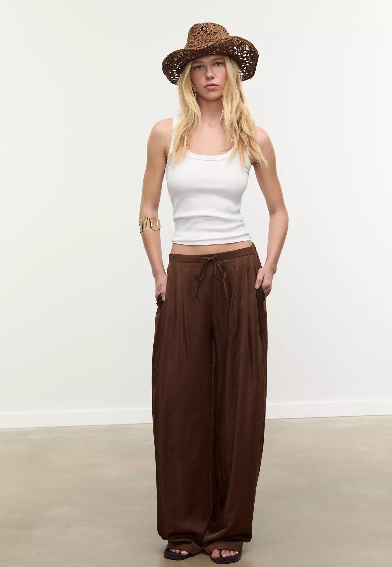 Basic-Top mit Trägern | Stradivarius DE