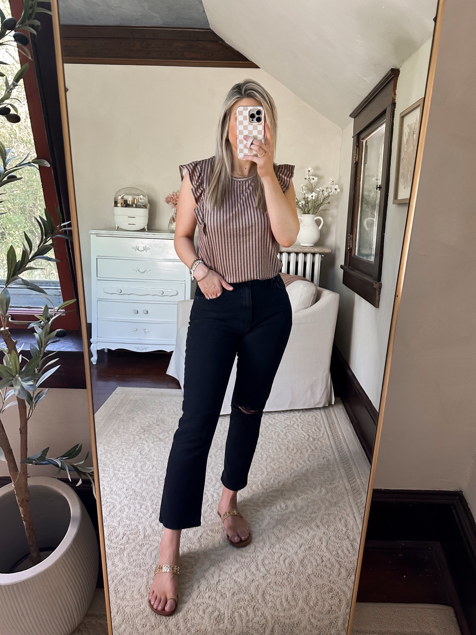 Ruffle cap sleeve top from amazon, comes in lots of neutral and colorful options
Amazon fashion
Amazon finds 