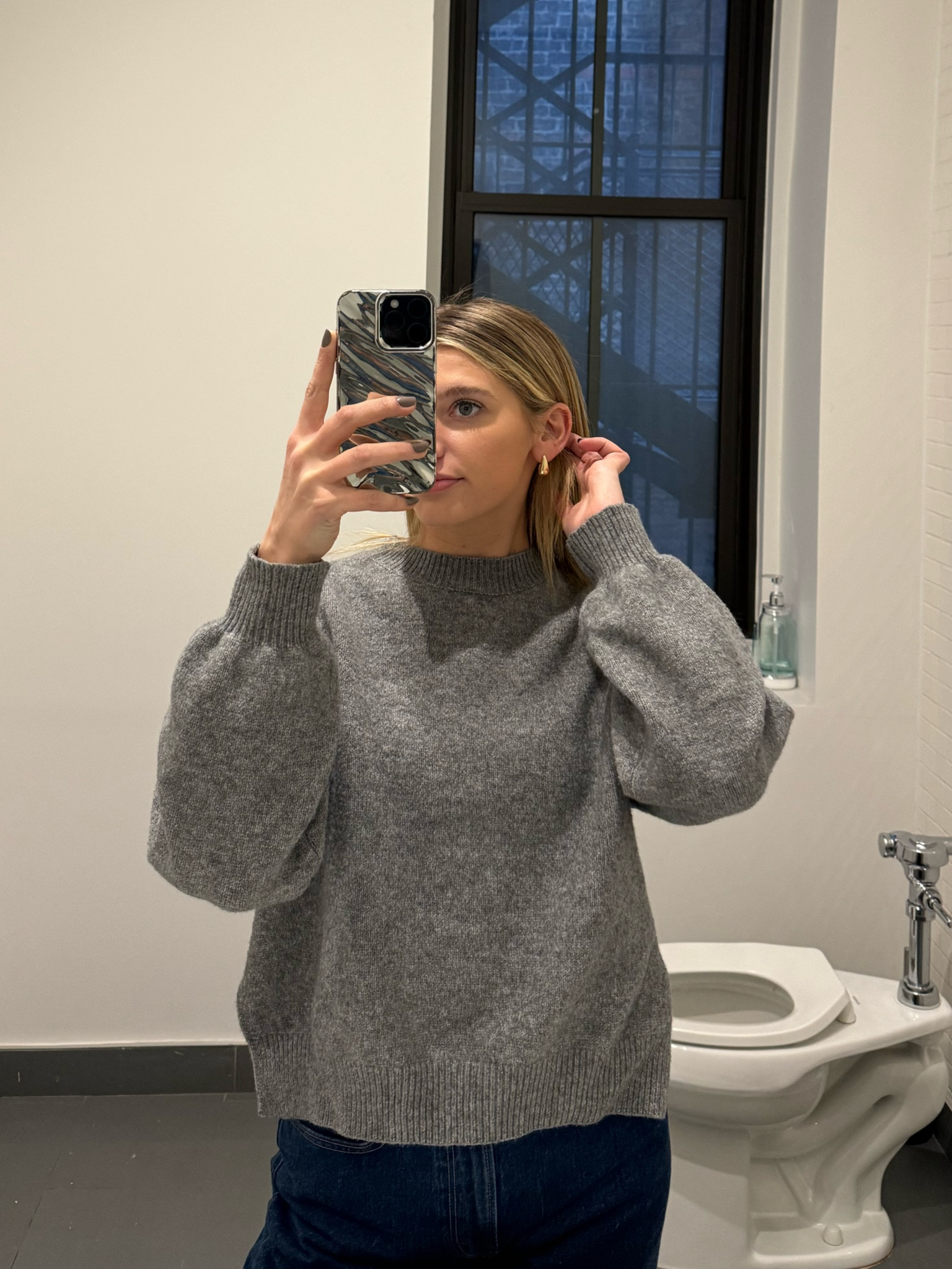 work outfit of the day 🪩 🍒 

sweater 🔗 in my tiktok shop 💋 



#LTKworkwear #LTKSpringSale #LTKfindsunder50