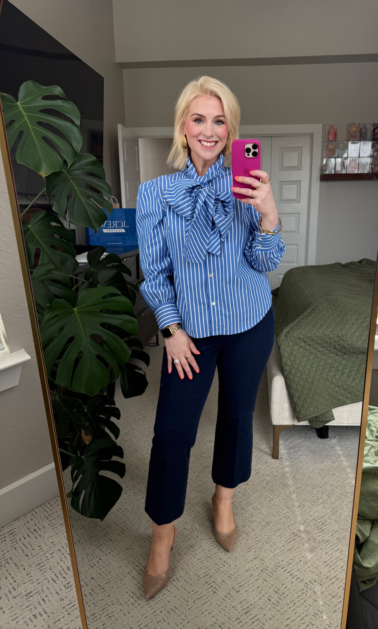 Outfit repeating because she deserves it 💁‍♀️ This Walmart top = instant compliments every single time. Don’t sleep on this one 👀✨ 

#LTKWorkwear #LTKootd #LTKMidsize