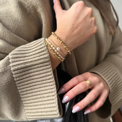 Black Friday 
Black Friday | BaubleBar