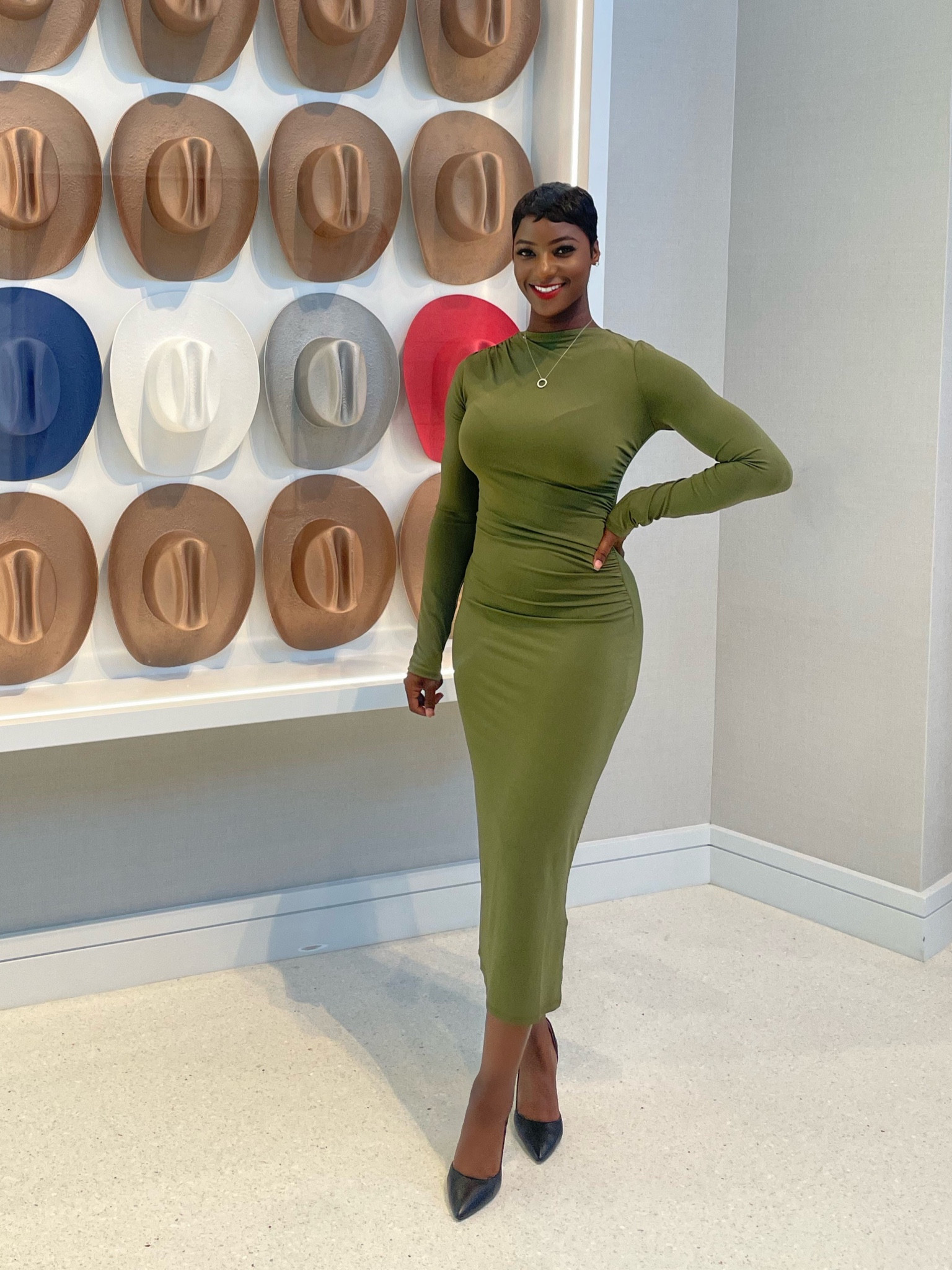 Fitted long sleeve green dress. Great for work, lunch, or dinner. Also comes in black!

#LTKunder100 #LTKworkwear #LTKunder50