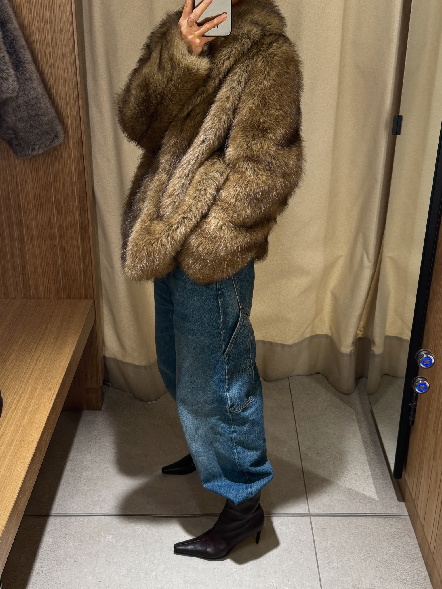 Faux fur jacket makes it into my wardrobe again  

#LTKwinter #LTKuk #LTKstyletip