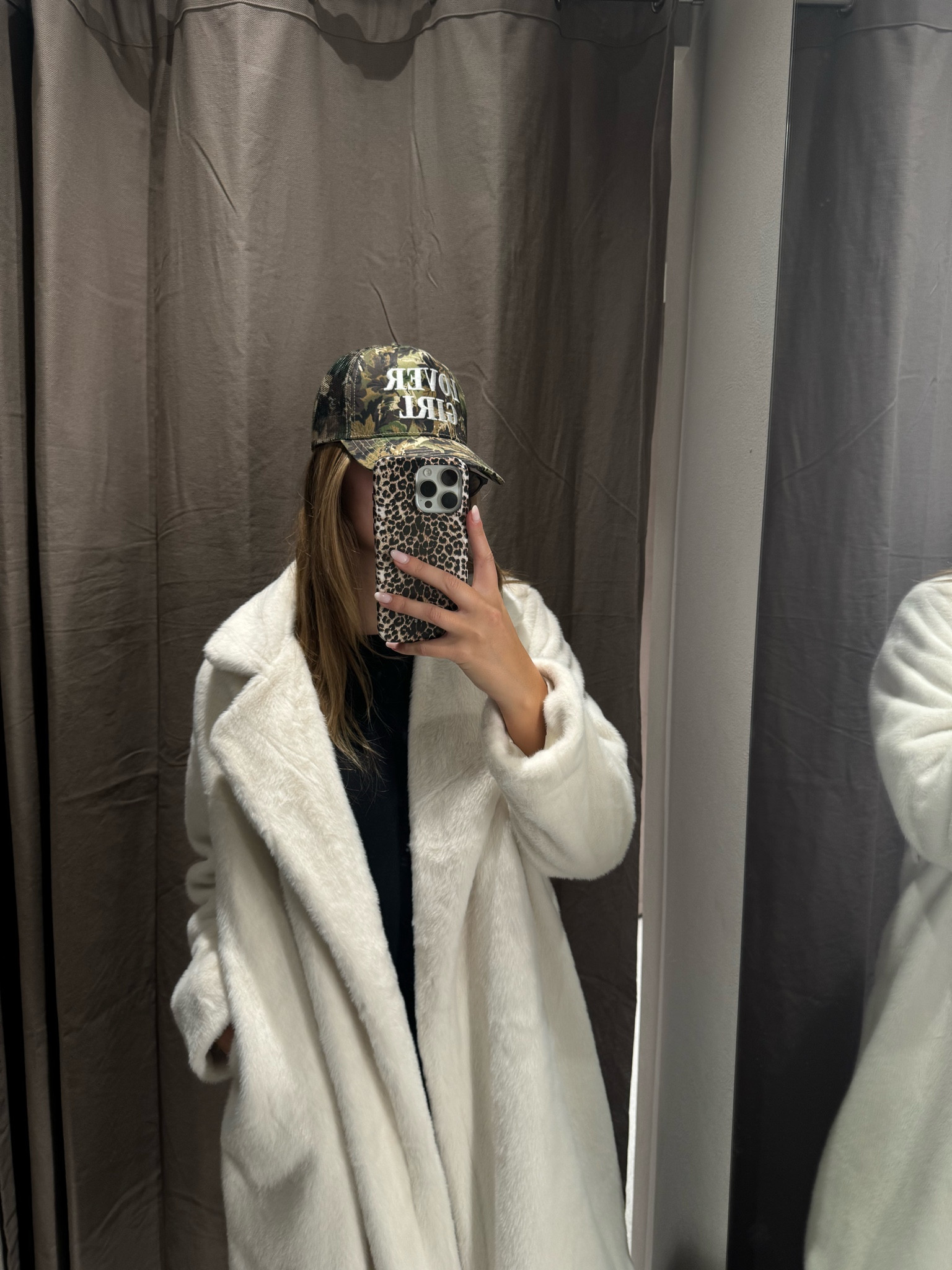 Been obsessed with fur coats recently — here’s some of my favs 🤎

#LTKHoliday #LTKSeasonal #LTKGiftGuide