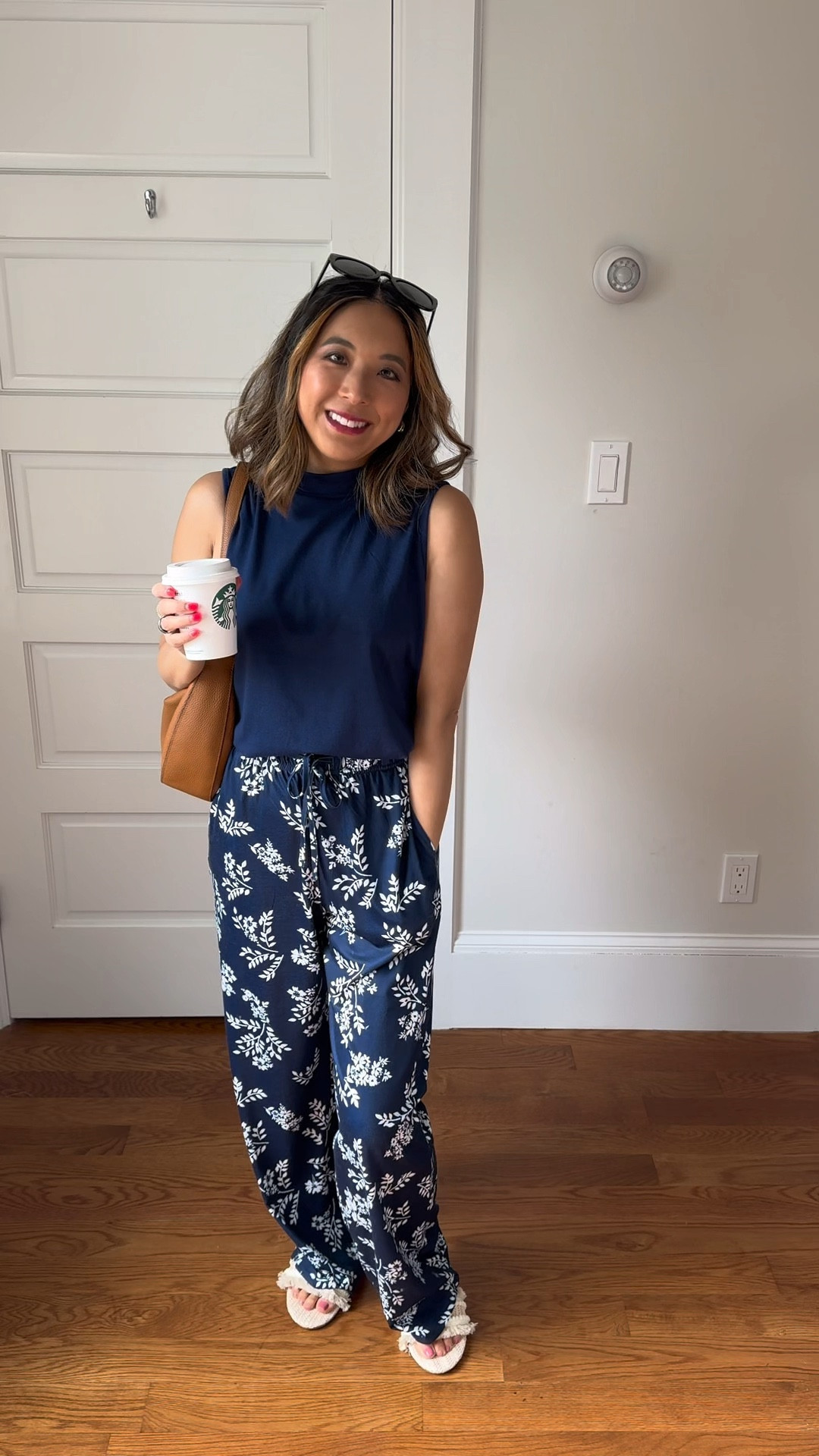 Chic vacation vibes. ☀️🏖️This two piece set is so comfy but looks elevated 👏🏻. The pants actually have pockets, too!! 🙌🏻❤️

#resortoutfit #vacationfit #comfyfit 