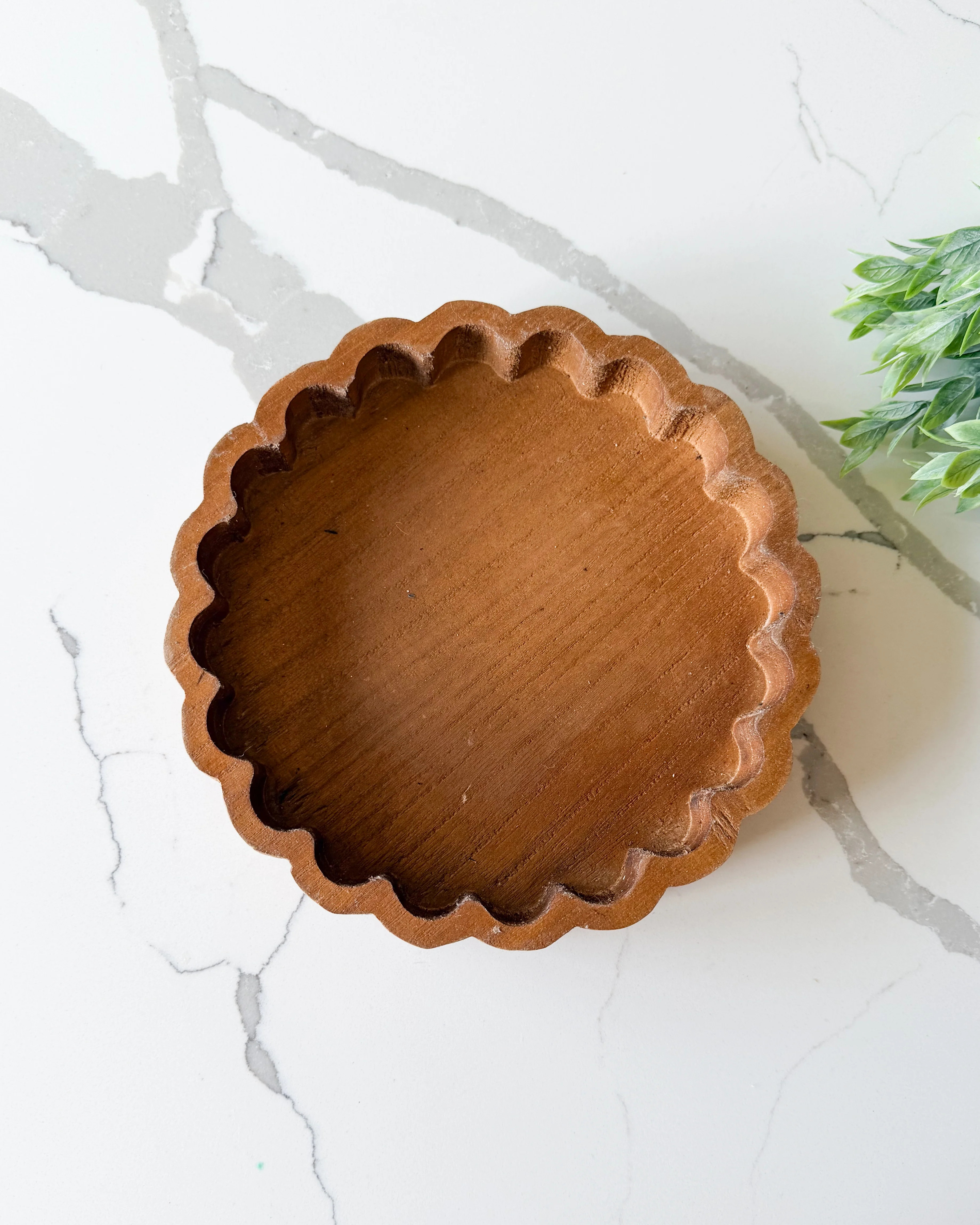 Micah Scallop Wood Tray | MJHome