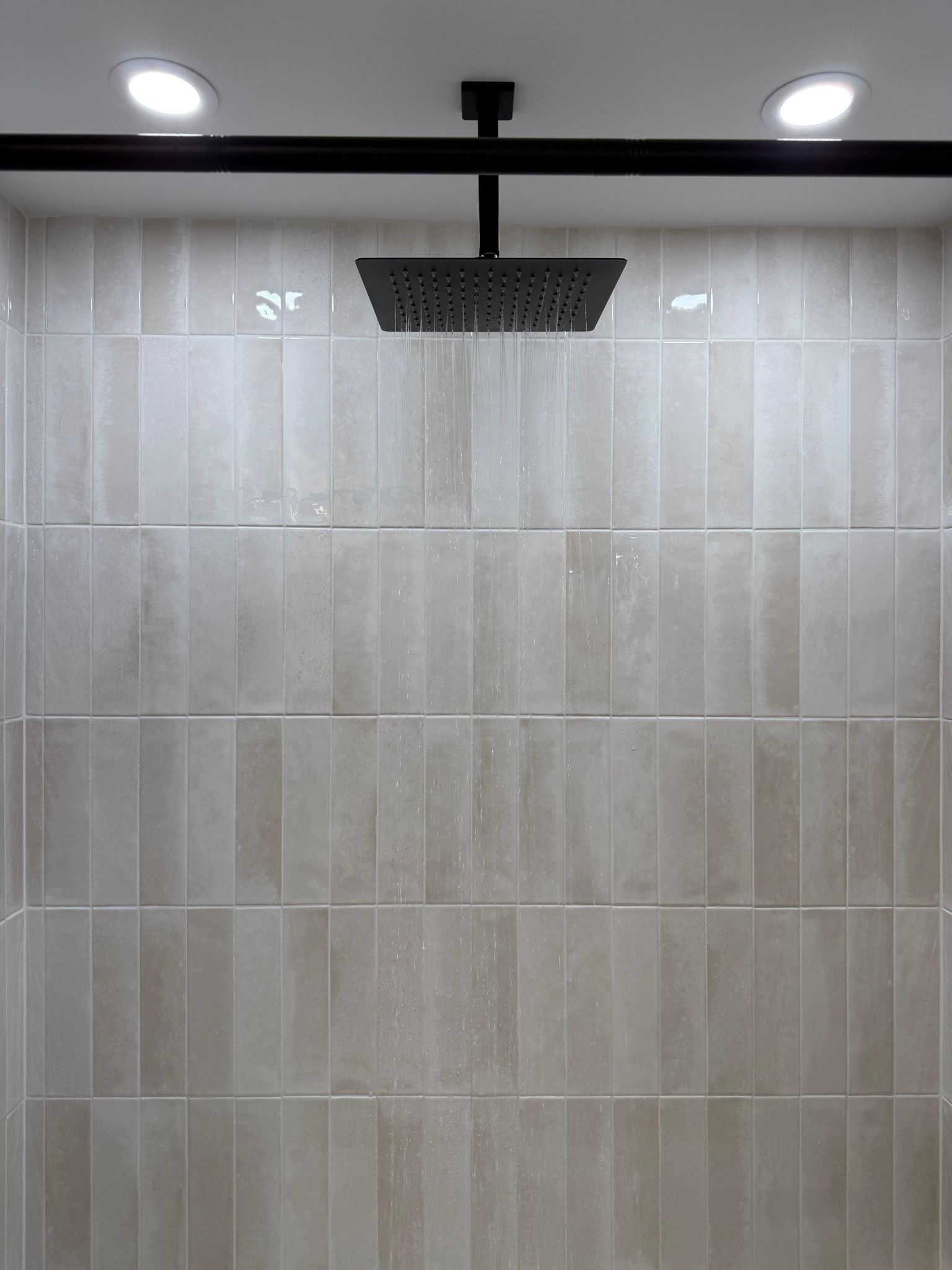 Obsessed with this bathroom shower tile 🤩 the vertical stack makes it so much more modern

#LTKHome