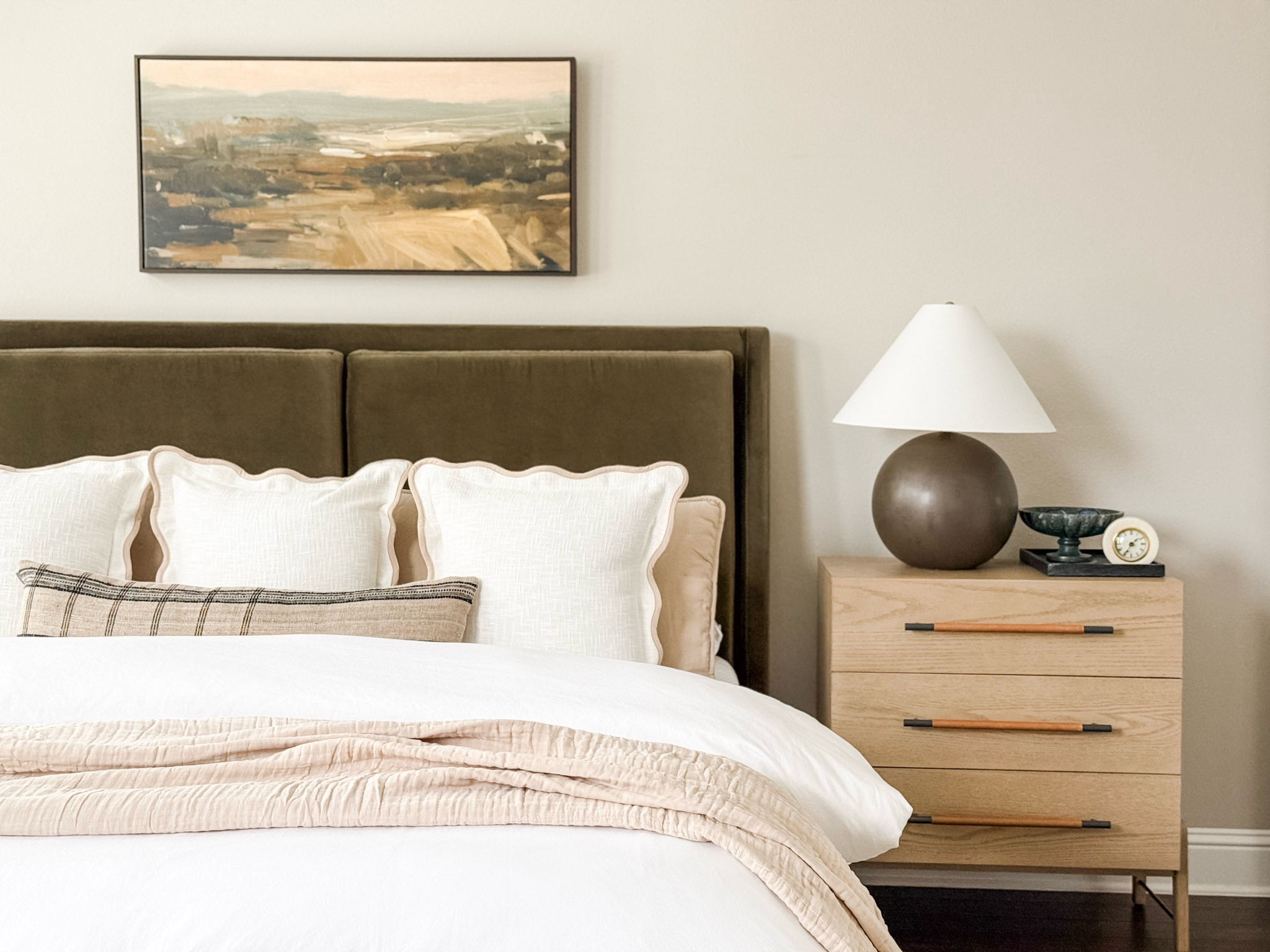 Neutral Bedroom Inspo

bedroom finds  neutral bedroom  neutral home  neutral bedding  bedding  must have bedding  Amazon beddingg

#LTKHome #LTKSeasonal