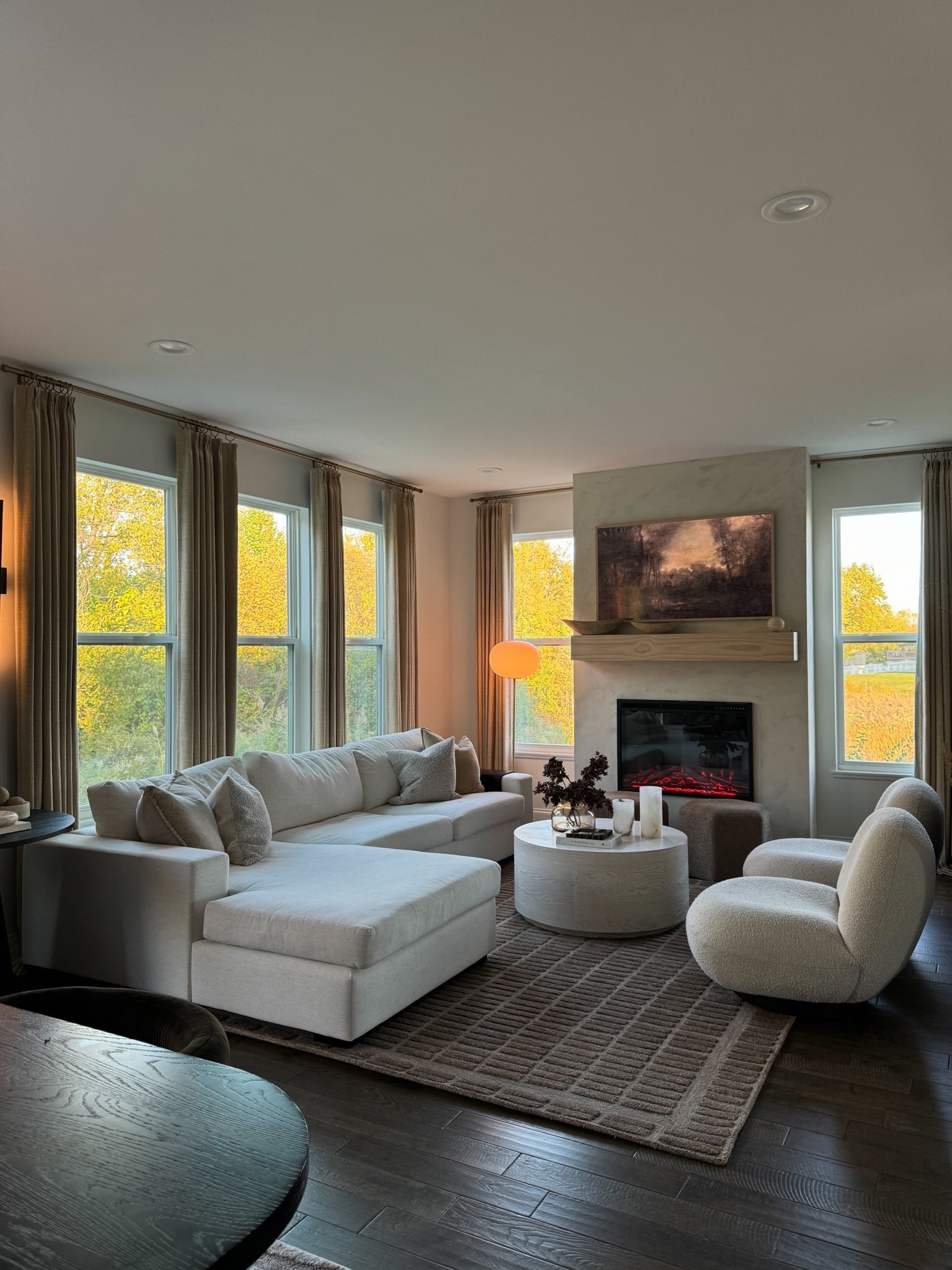 organic modern living room

#LTKHome