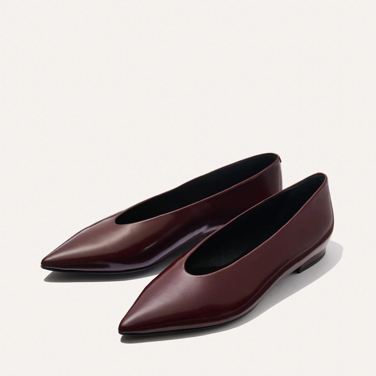 Pointed-Toe Ballet Flats in Burgundy Calf Leather |The Parra | Margaux