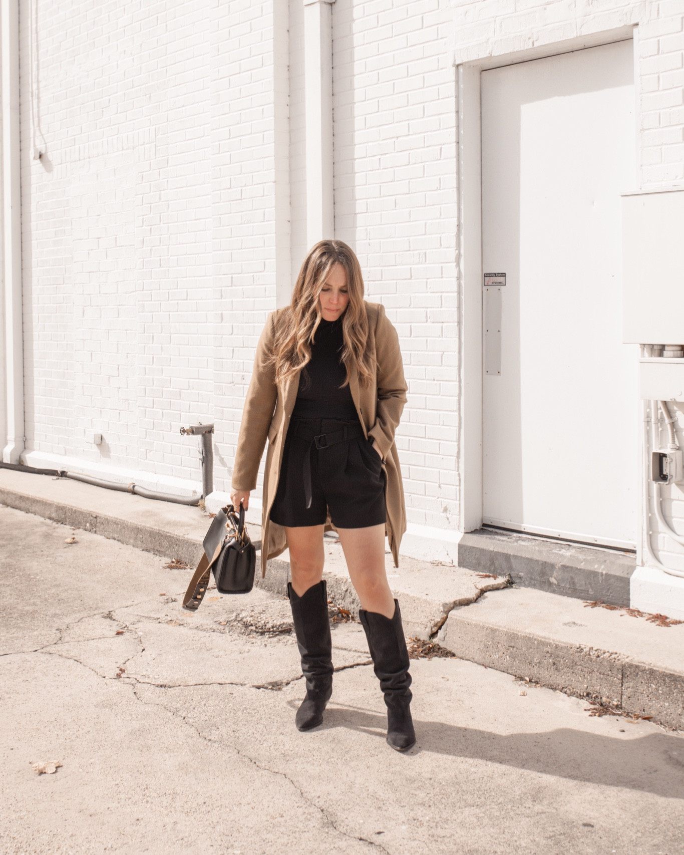 30 Outfits in 30 Days | Day Twenty One

It’s been exceptionally cold these past few weeks but this look is usually something I find myself in through winter/as we transition to spring. I love the western touch these boots add to the outfit but love the structure of the blazer!

You can easily shed the long blazer coat and go with a lighter blazer or sweater as the temps begin to warm up!

#GRWM #everydaybasics #styleinspo #OOTD

#LTKstyletip #LTKshoecrush