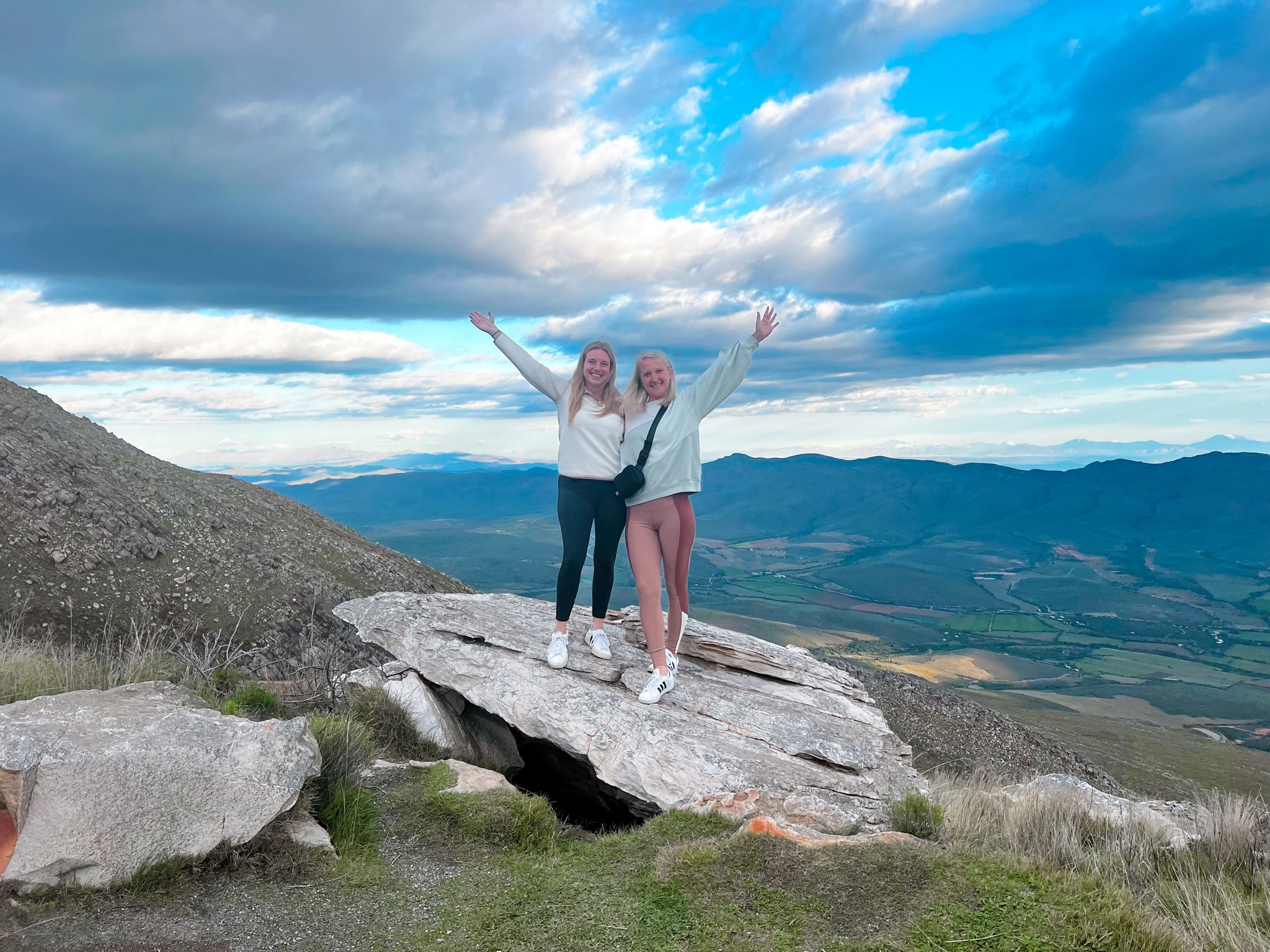 Abercrombie YPB leggings. Size Small

#LTKStyleTip #LTKTravel #LTKActive