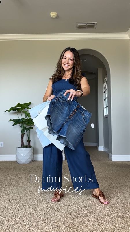 Who needs some good denim shorts?? These ones from Maurice’s are definitely mom approved! The length, the style, and the shades are fabulous for this summer! 

denim shorts  maurices  white shirts  denim shorts  summer outfit ideas  summer outfit inspo  denim 

#LTKunder50 #LTKstyletip