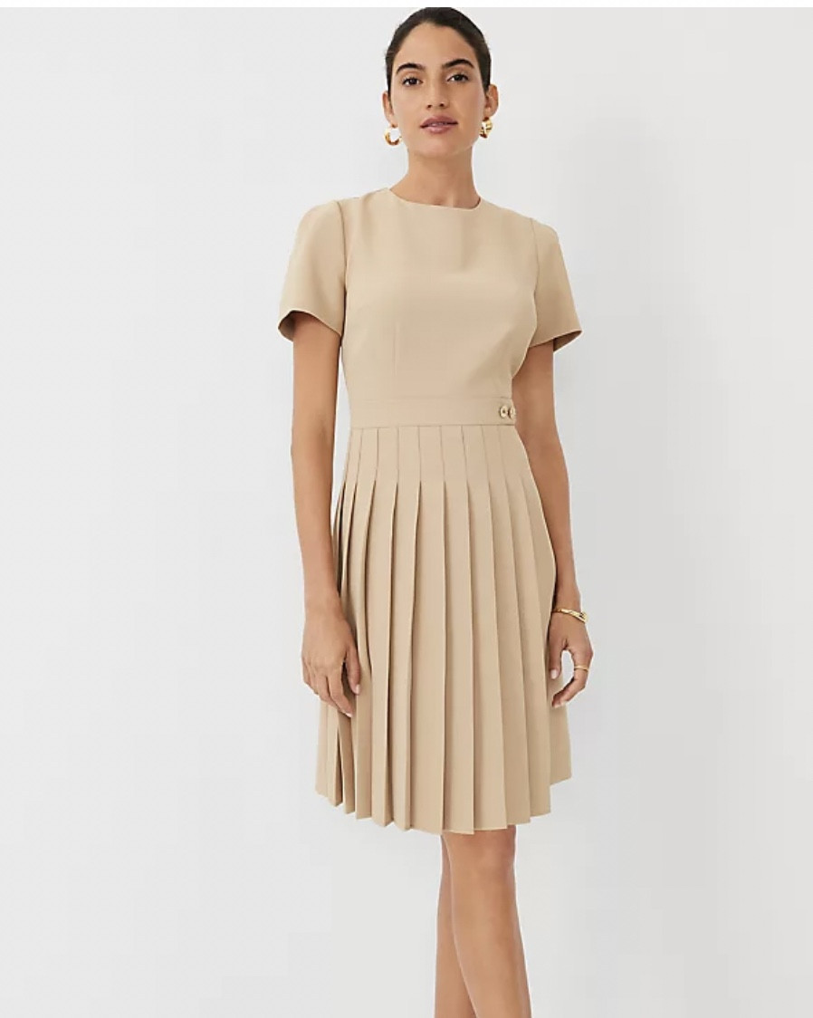 Such a beautiful dress! Wearing the 8 but the 10 would fit better 