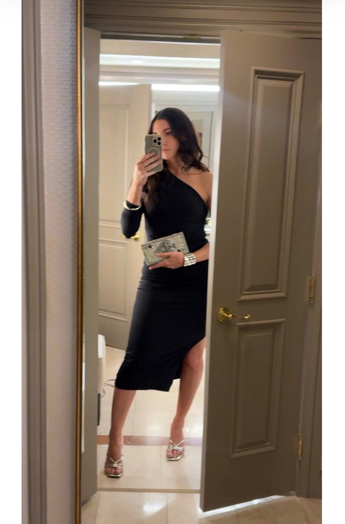 Vegas night out 🎲🎰 silver jewelry, metallic heels, and crystal clutch moment ♠️ everything from Amazon!

#LTKTravel #LTKmomlife #LTKootd