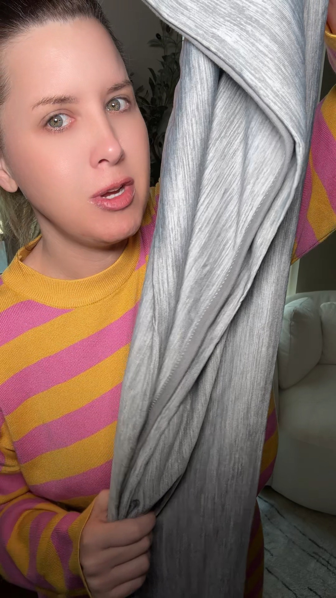 The only cooling blanket that has two sides…a cooling side and a side you can use for any season.

#blanket #coolingblanket #summerblanket #allseasonblanket



#LTKSaleAlert #LTKHome #LTKGiftGuide