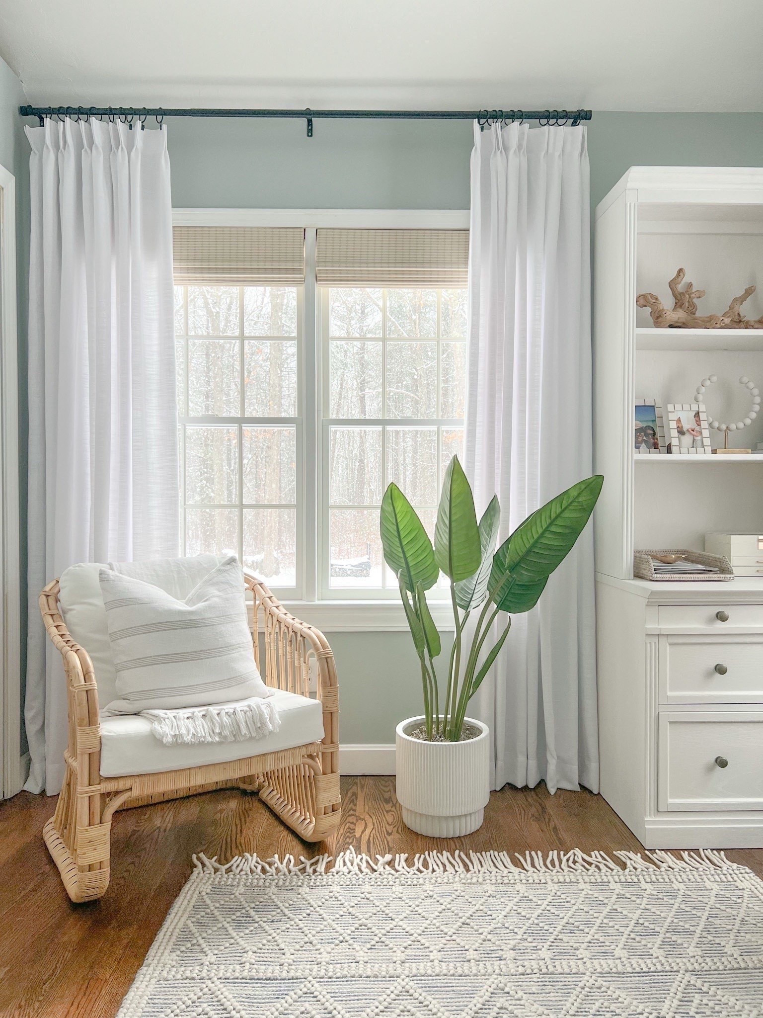 My home office! 

Neutral home office, coastal home office, neutral home decor, beach style, beach home decor, beach house style, coastal style, coast home decor, coastal area rug, faux plants for indoors, neutral style, coastal decor

#LTKHome
