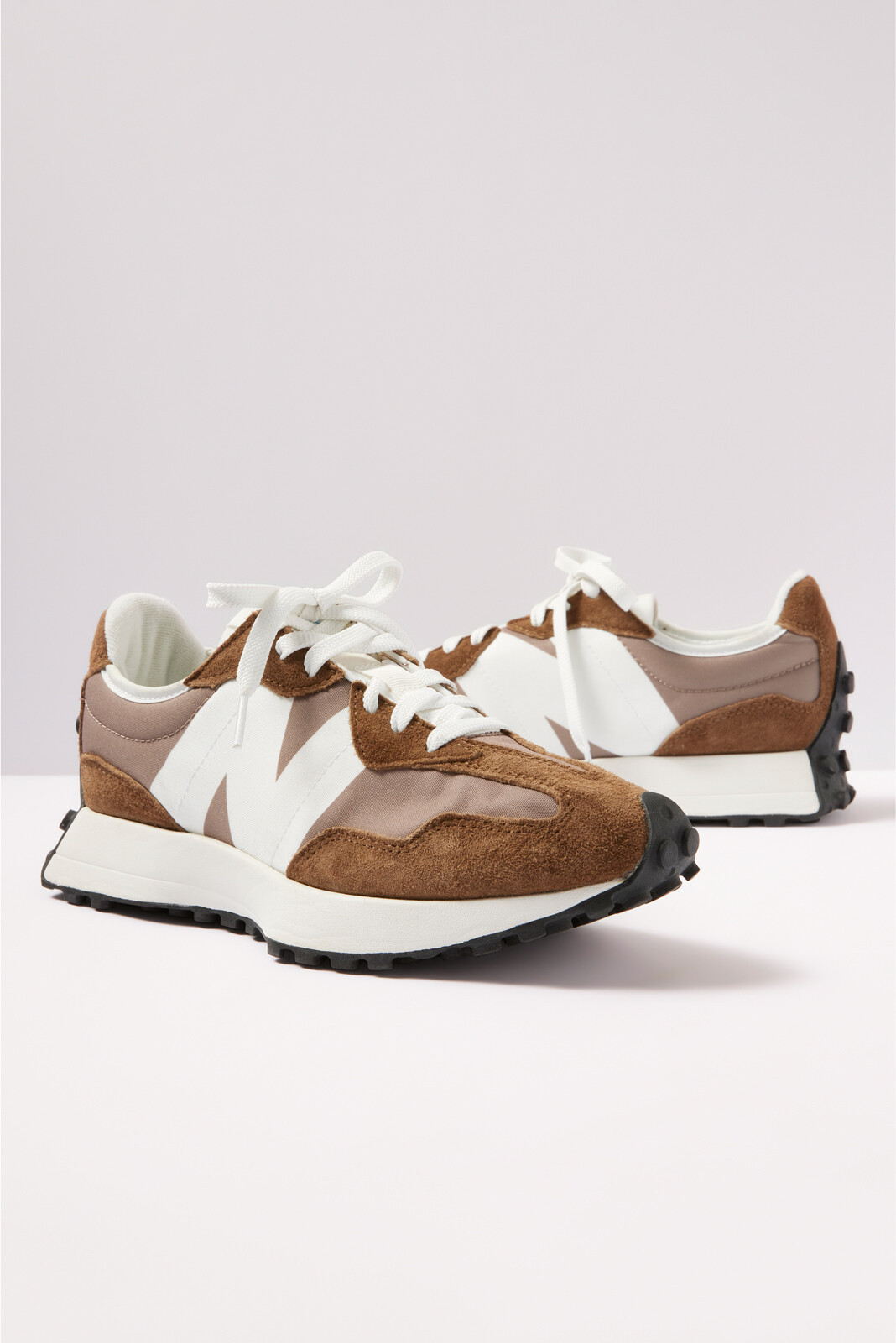 327 Sneaker | Evereve