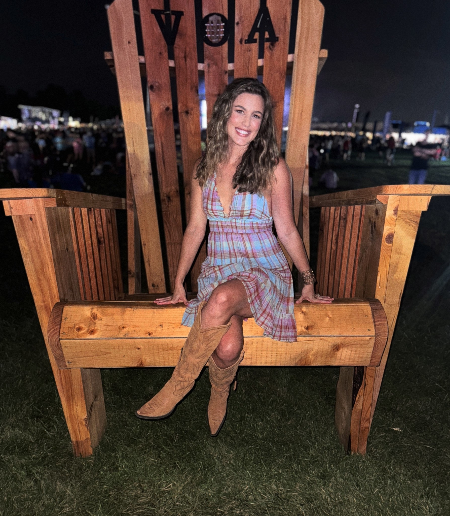 Summer dress for a fun festival! #countryconcertoutfit