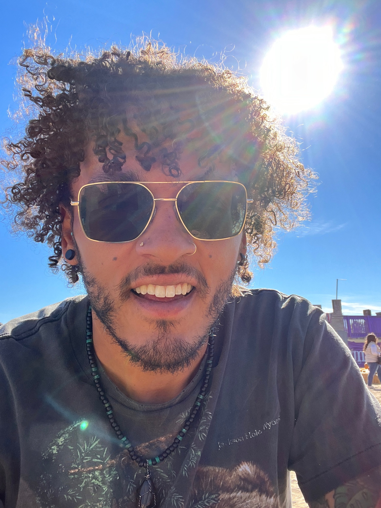 These sunglasses are giving retro and modern at the same time 😍

#LTKGiftGuide #LTKmens #LTKstyletip