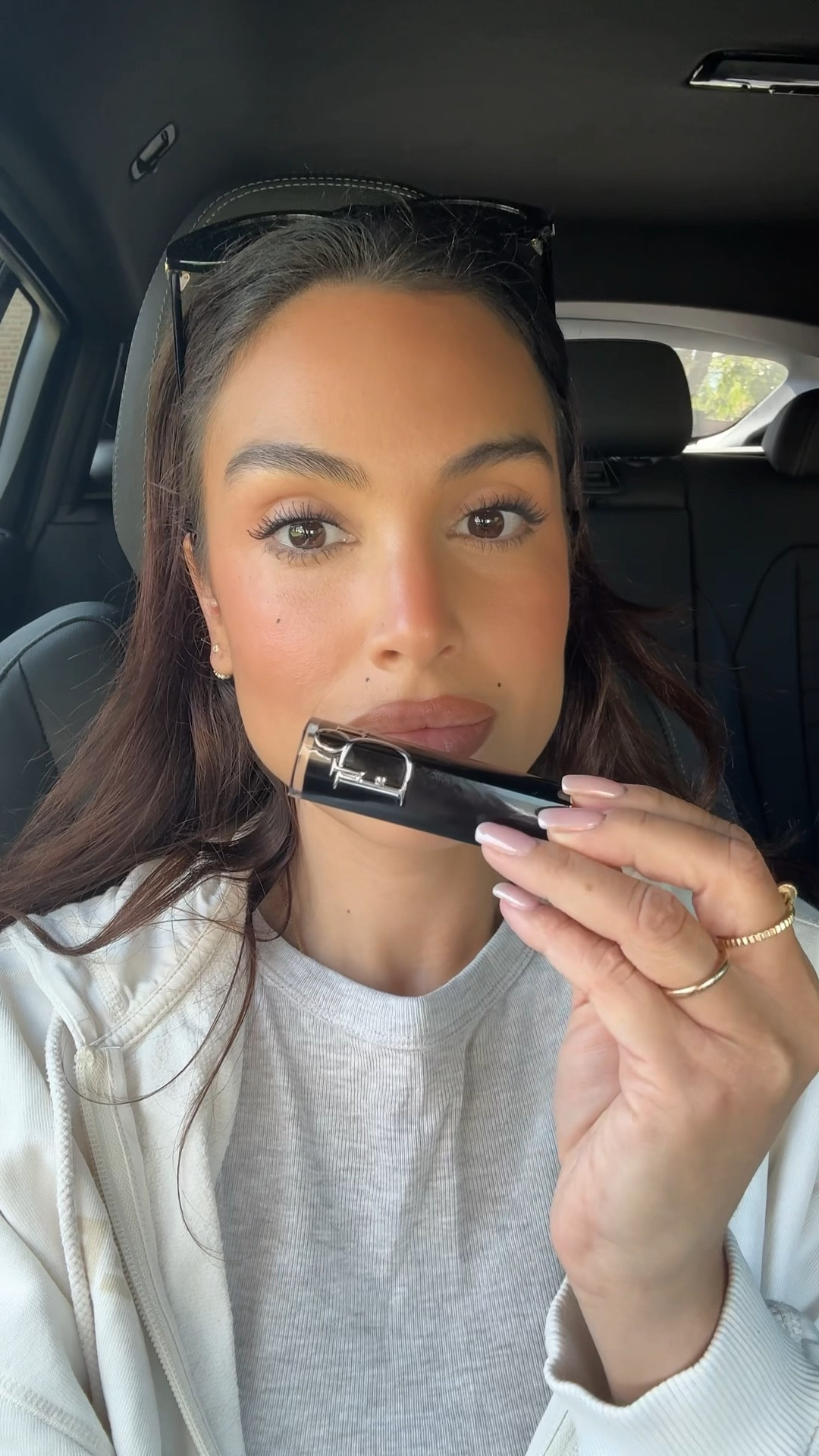 My everyday lip combo at the moment that i am loving!!! 💕 
Kylie cosmetics lip liner- iced latte
Dior lipstick- festive coral

#lipcoral #lipproducts 