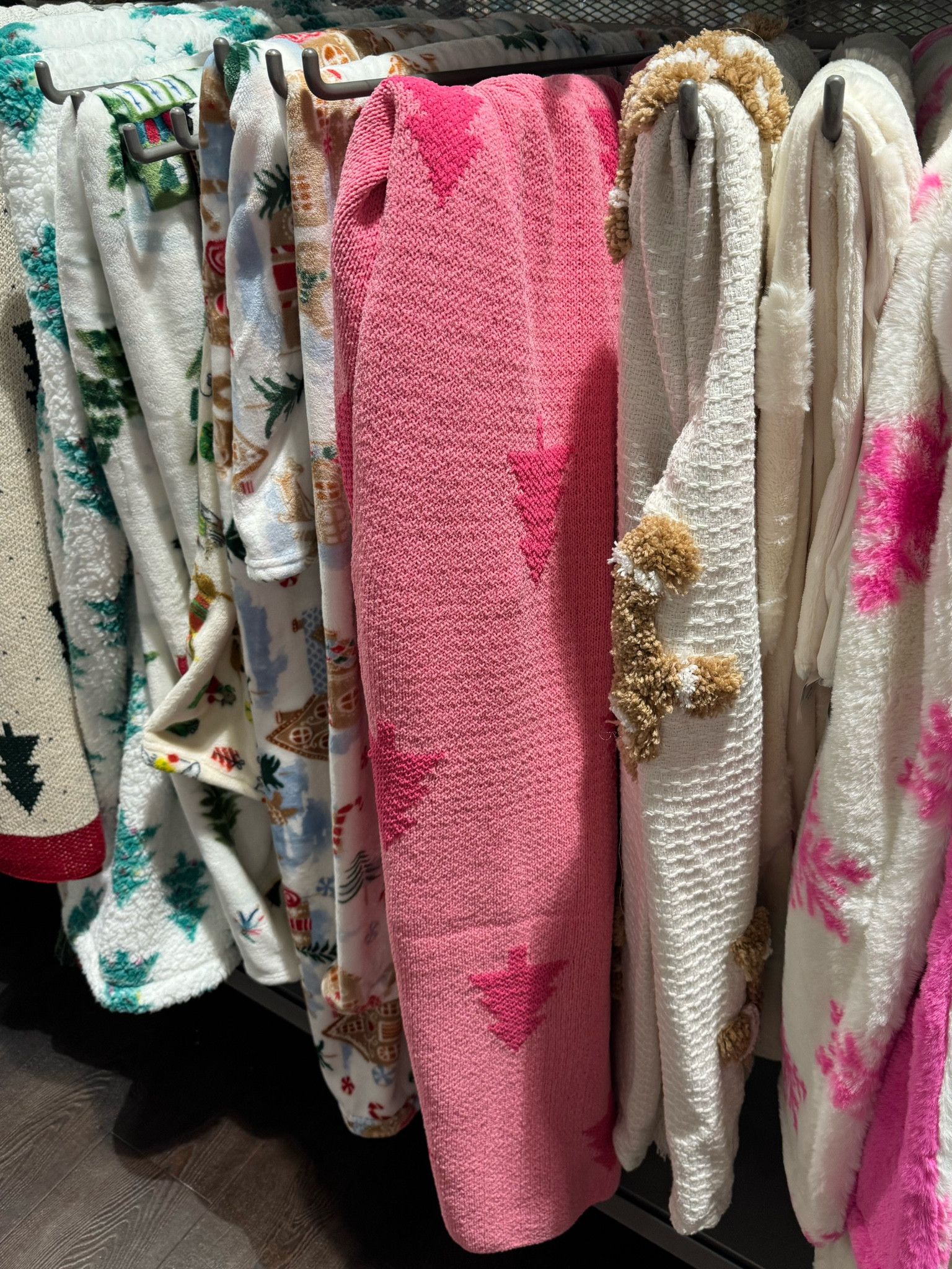 The most gorgeous Christmas throw 💓

#LTKhome #LTKluxury #LTKuk