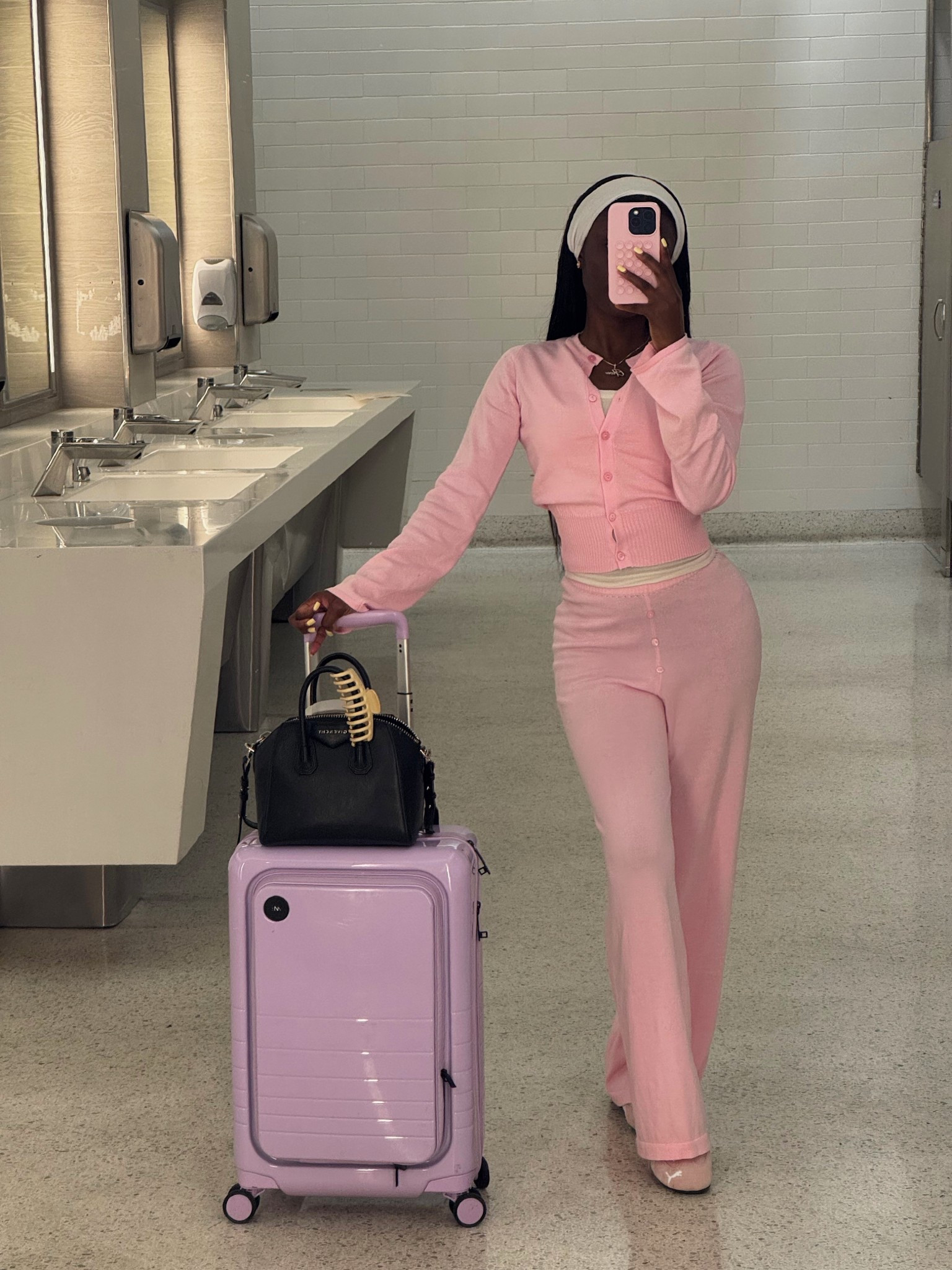 Airport cozy 💕

#LTKStyleTip #LTKPetite #LTKSummerEdit