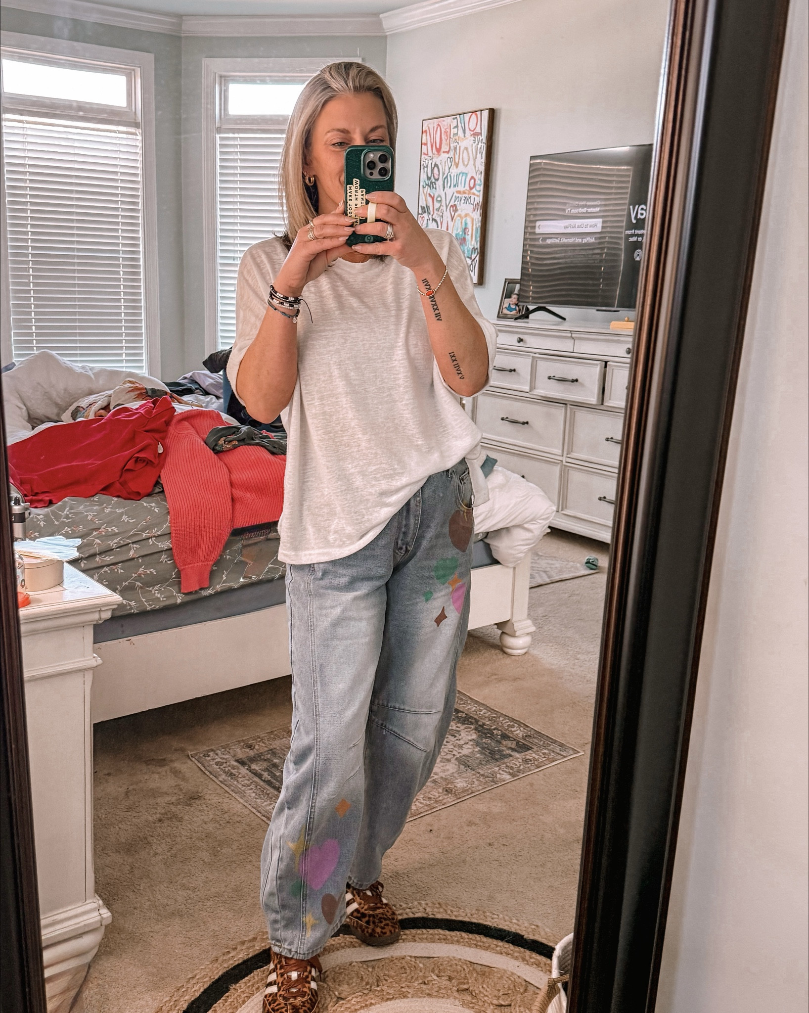 Barrel jeans we shall embrace- make them fun with hearts - perfect for Valentine’s 
Jeans - size down 1 
Shoes - tts 
Top - large 


#LTKmomlife #LTKValentine #LTKootd