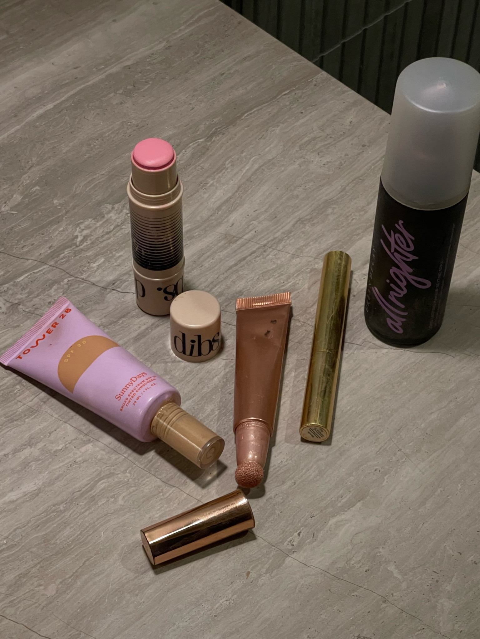 my summer makeup routine !
dibs shade 2.5 >