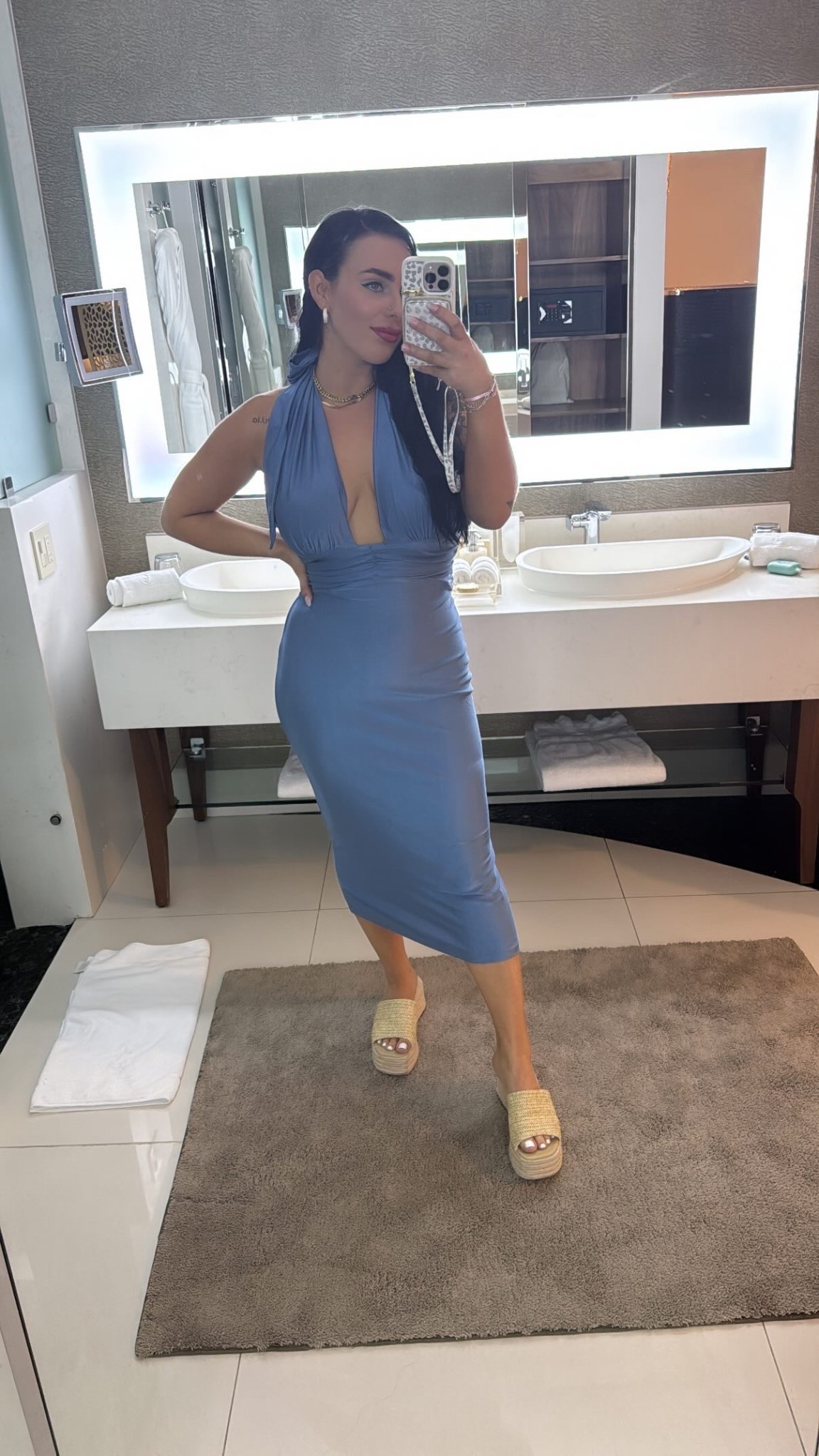 The perfect outing dress for this summer