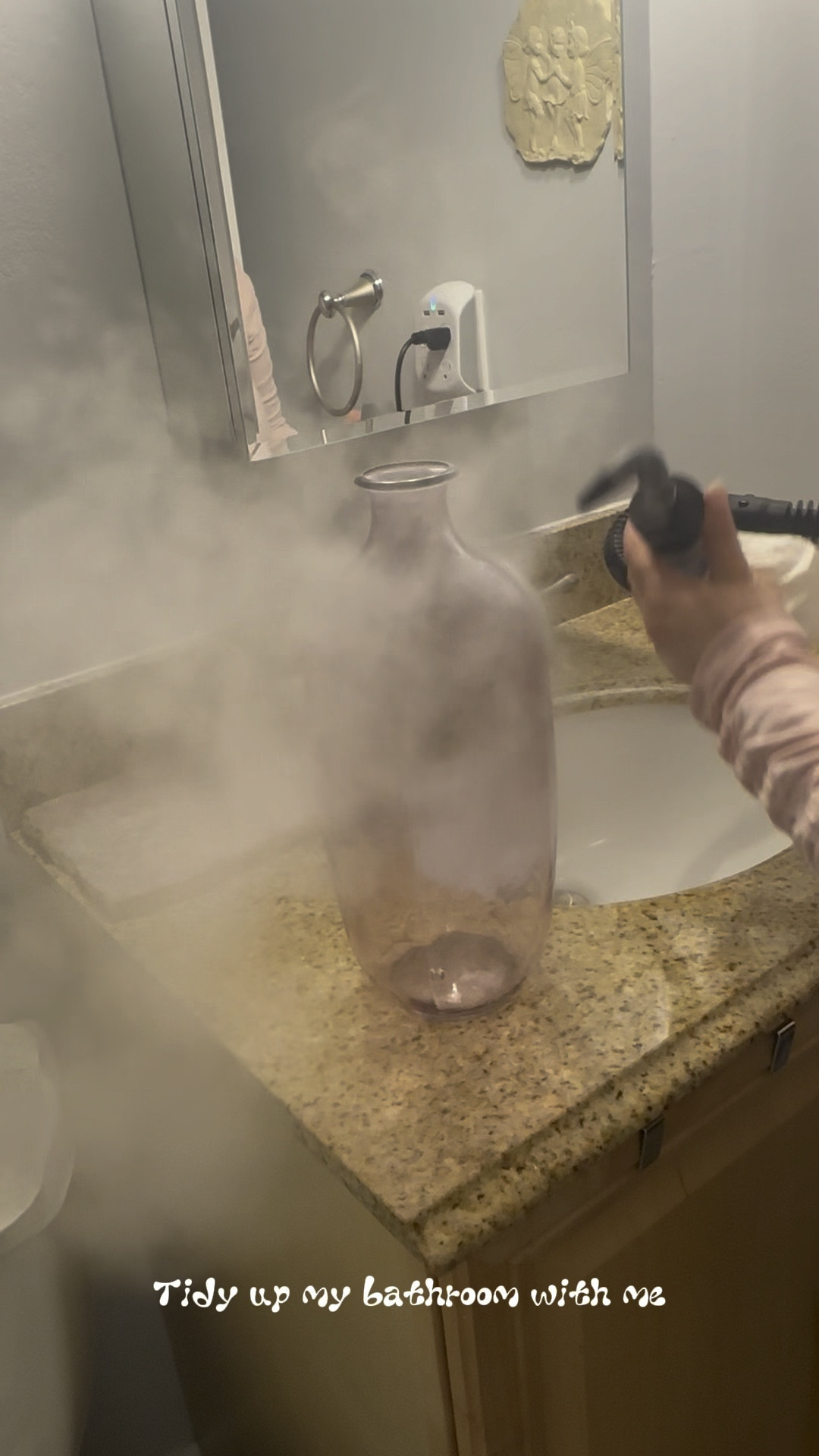 Clean my bathroom with me 

#LTKHome #LTKVideo #LTKGiftGuide