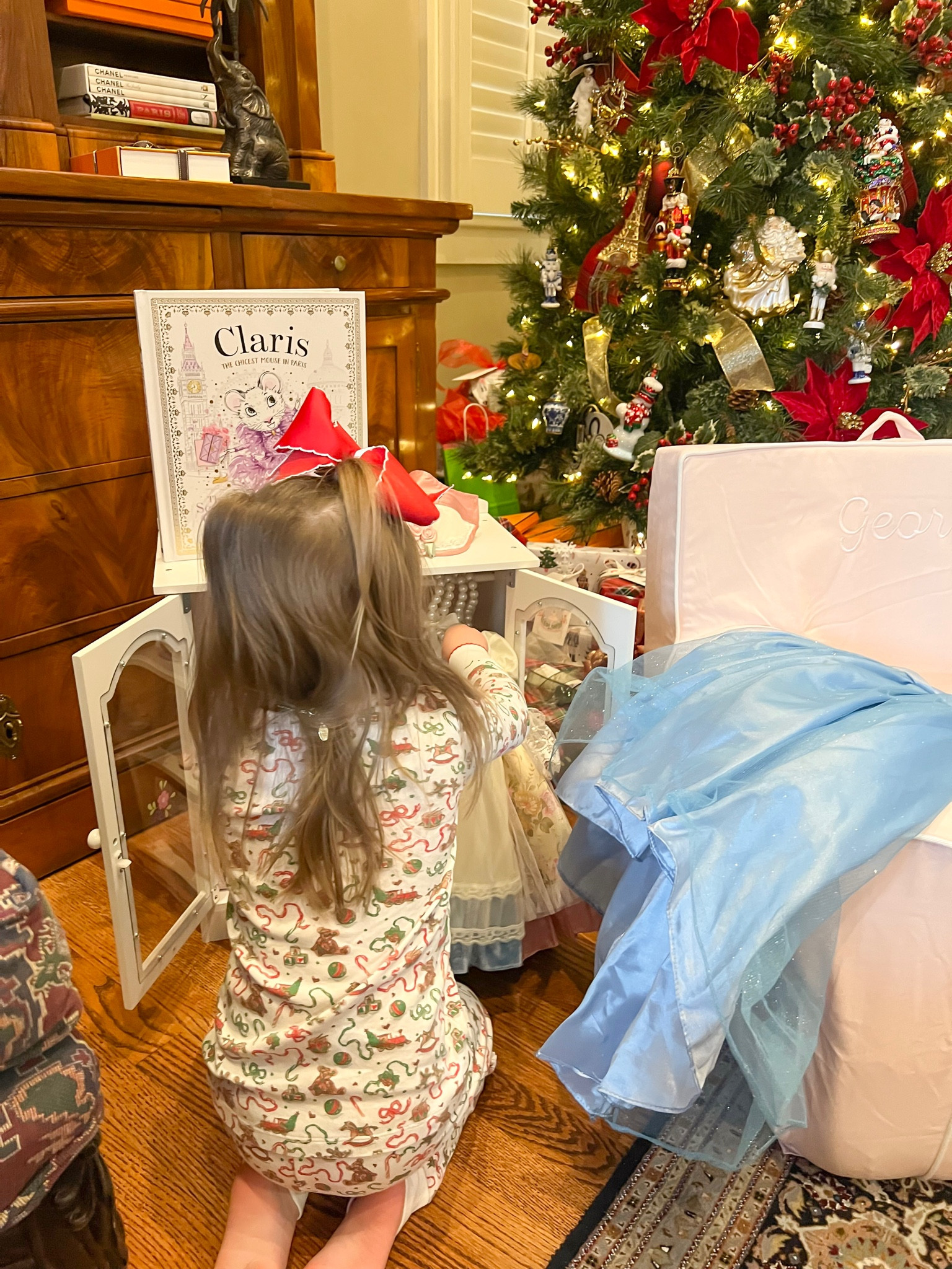 Georgina’s pearl hangers and doll wardrobe 🤍 All outfits were handmade by local ladies from Pella, Iowa at Hartger’s Dolls - no website, just phone calls. #americangirl

#LTKkids