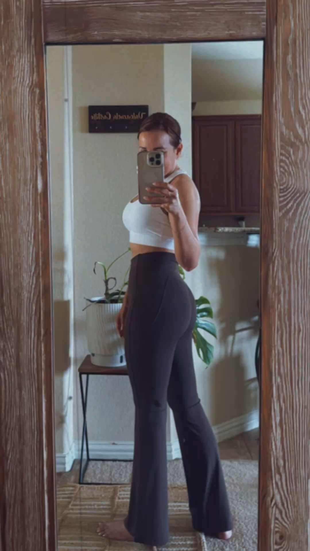 Loving my workout days even more thanks to  @IUGA￼ ✨
This set is buttery soft, sculpting, and sooo comfy for every workout 🤎💫
From gym sessions to mom life errands… it’s the perfect fit 🤍

#LTKActive #LTKfitnessgoals #LTKmorningroutine