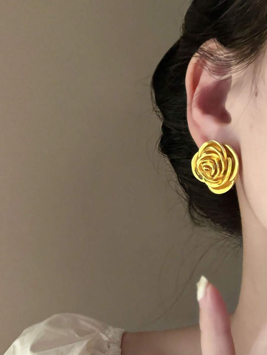 A Pair Of Golden Rose Earrings Suitable For Women To Wear At Banquets, Daily Wear, Music Festival... | SHEIN