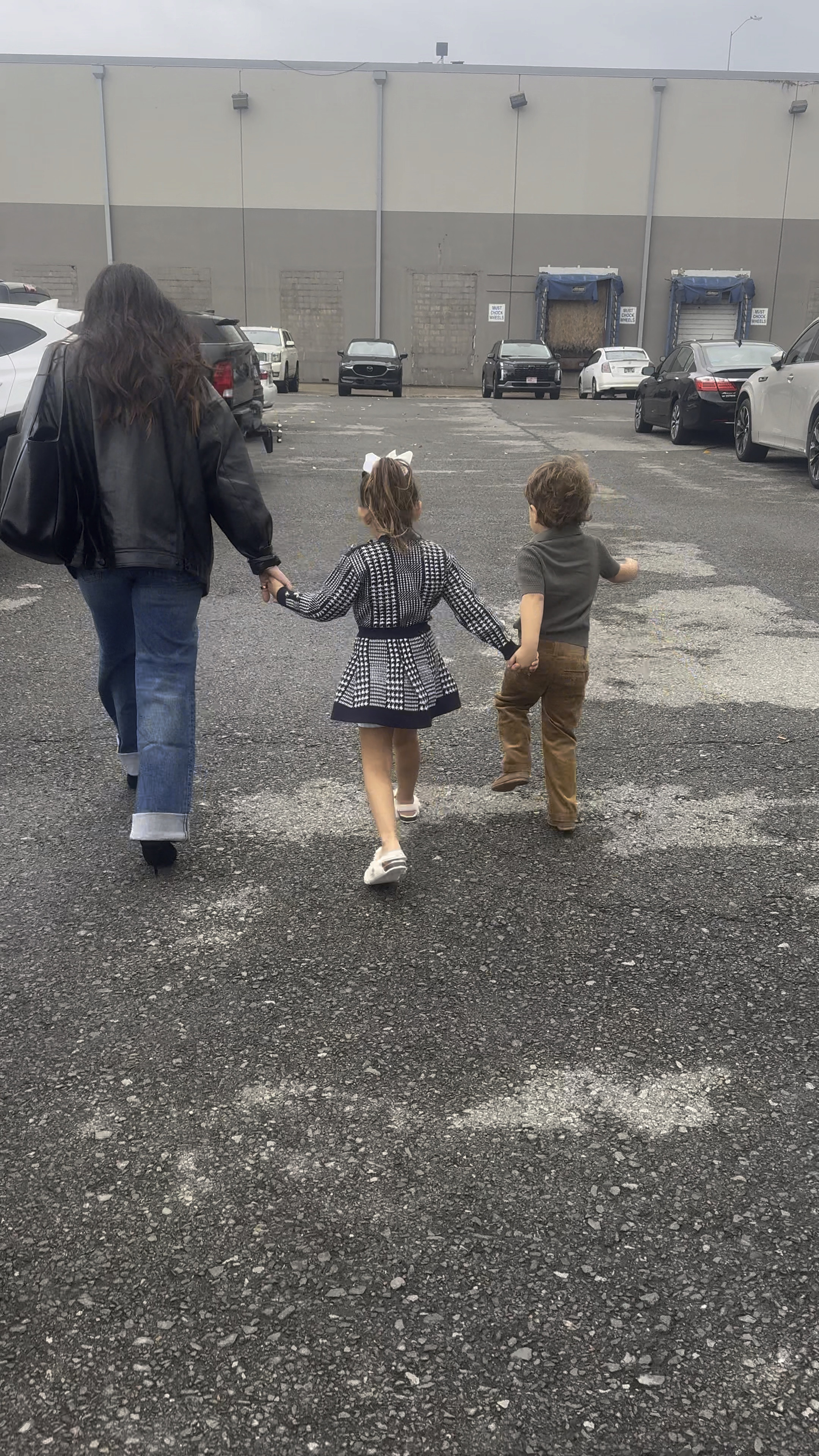 Jacket: medium
Jeans: 6

Bomber jacket from Amazon! Had a little bit of a weird smell when it first came in but it’s super cute and love the fit. 

Rosie’s outfit is from amour & little girls!