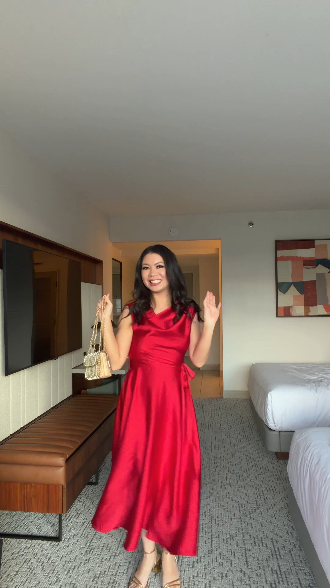 Amazon Red holiday dress with a gold bag and sandals!

#LTKgrwm #LTKootd #LTKSeasonal