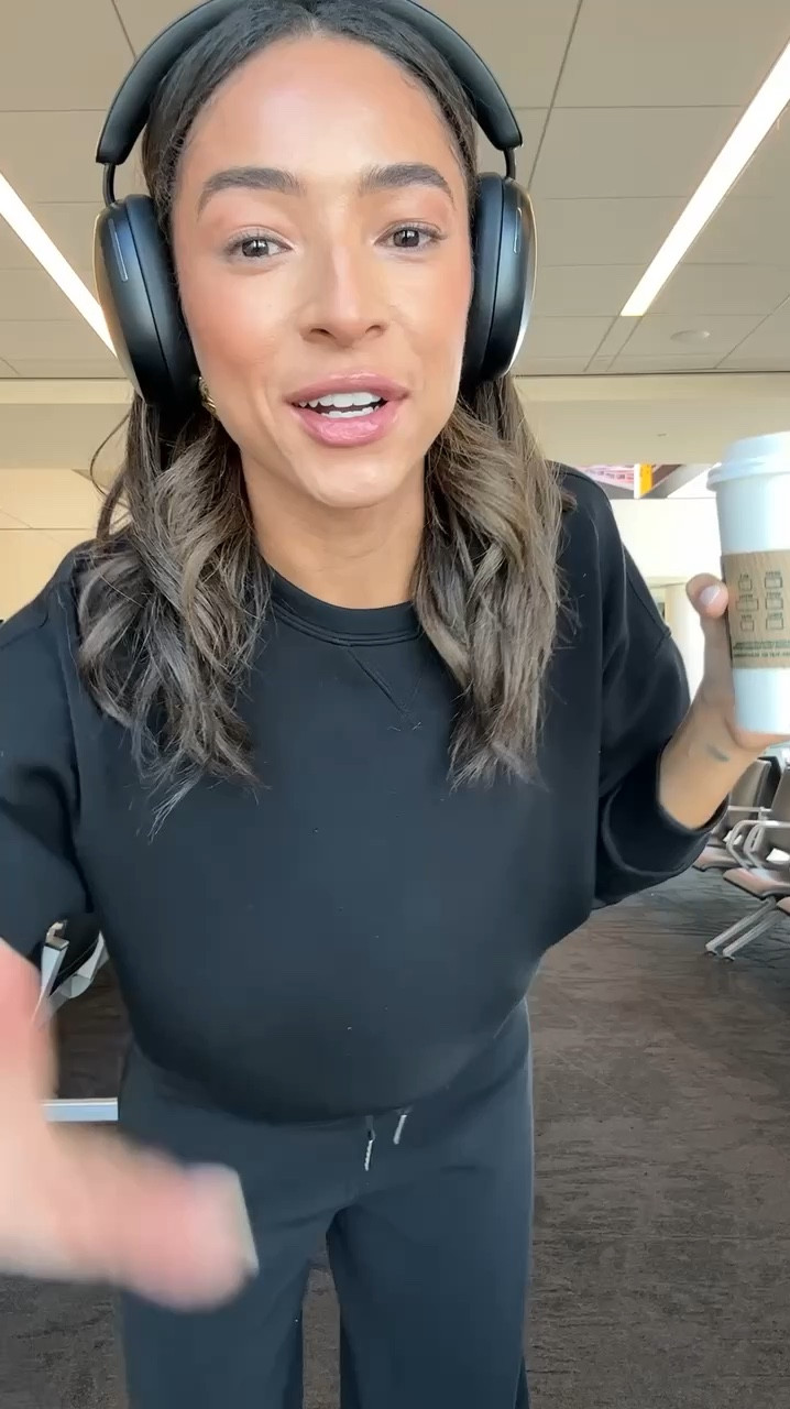 The best travel outfit! ✈️ Code NENAXSPANX for 15% OFF Spanx! Size Small tall in pants but could use a XS tall! I’m 5’8” for length reference 




Airport outfit 
Lounge set 
Travel outfit 
Loungewear 
Errands outfit 
Comfy outfit

#LTKSaleAlert #LTKStyleTip #LTKTravel