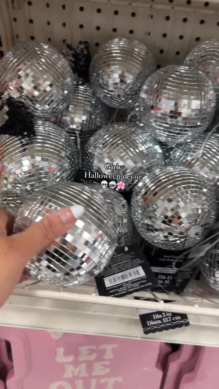 Halloween decorations, girly Halloween decorations, Halloween decor, spooky season, Michaels finds, girly Halloween, October, seasonal, groovy halloween

#LTKHalloween #LTKHome #LTKSeasonal