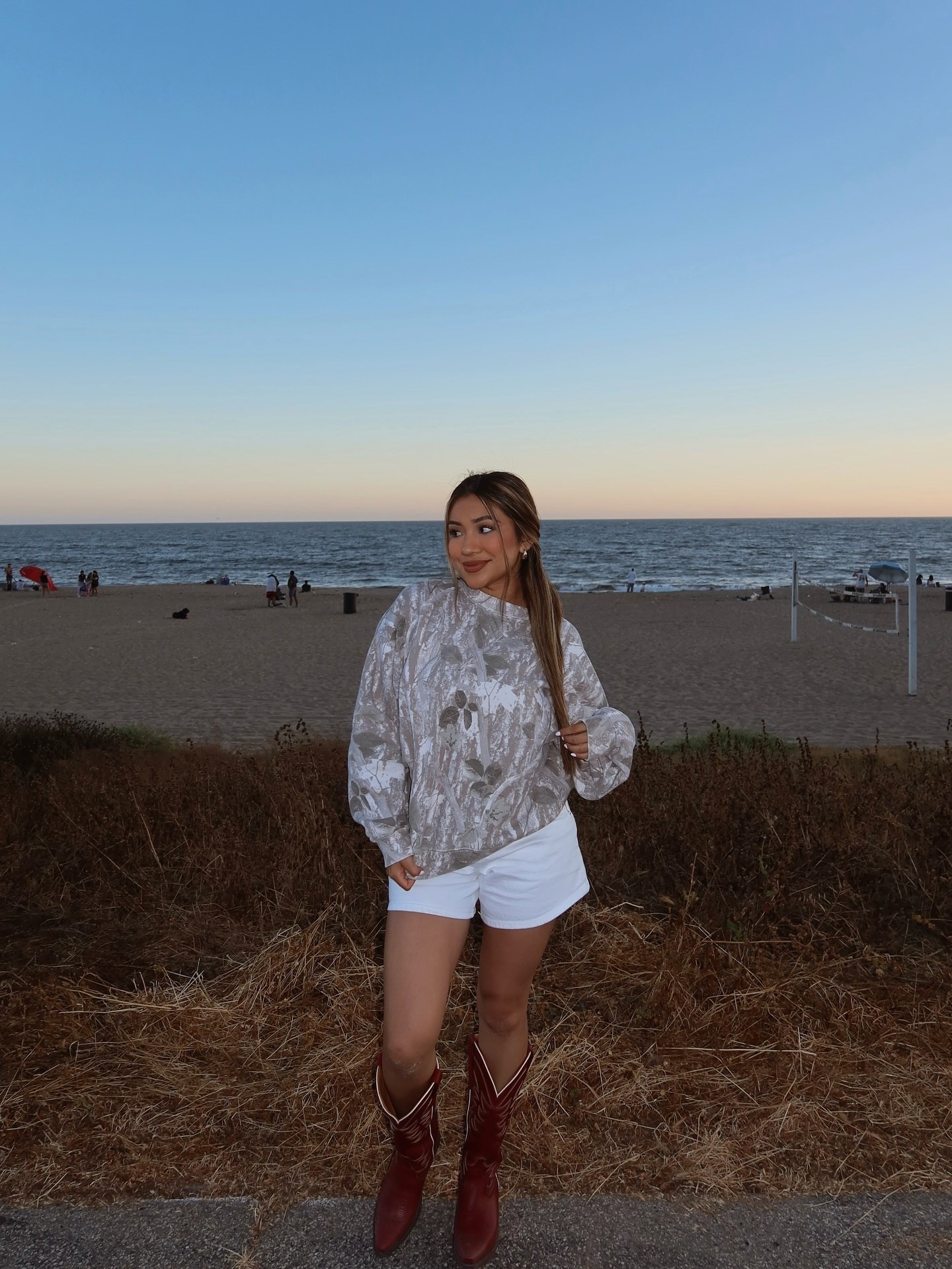 my dream date, cute. 

#beachdate #ootd #costalcowgirl
