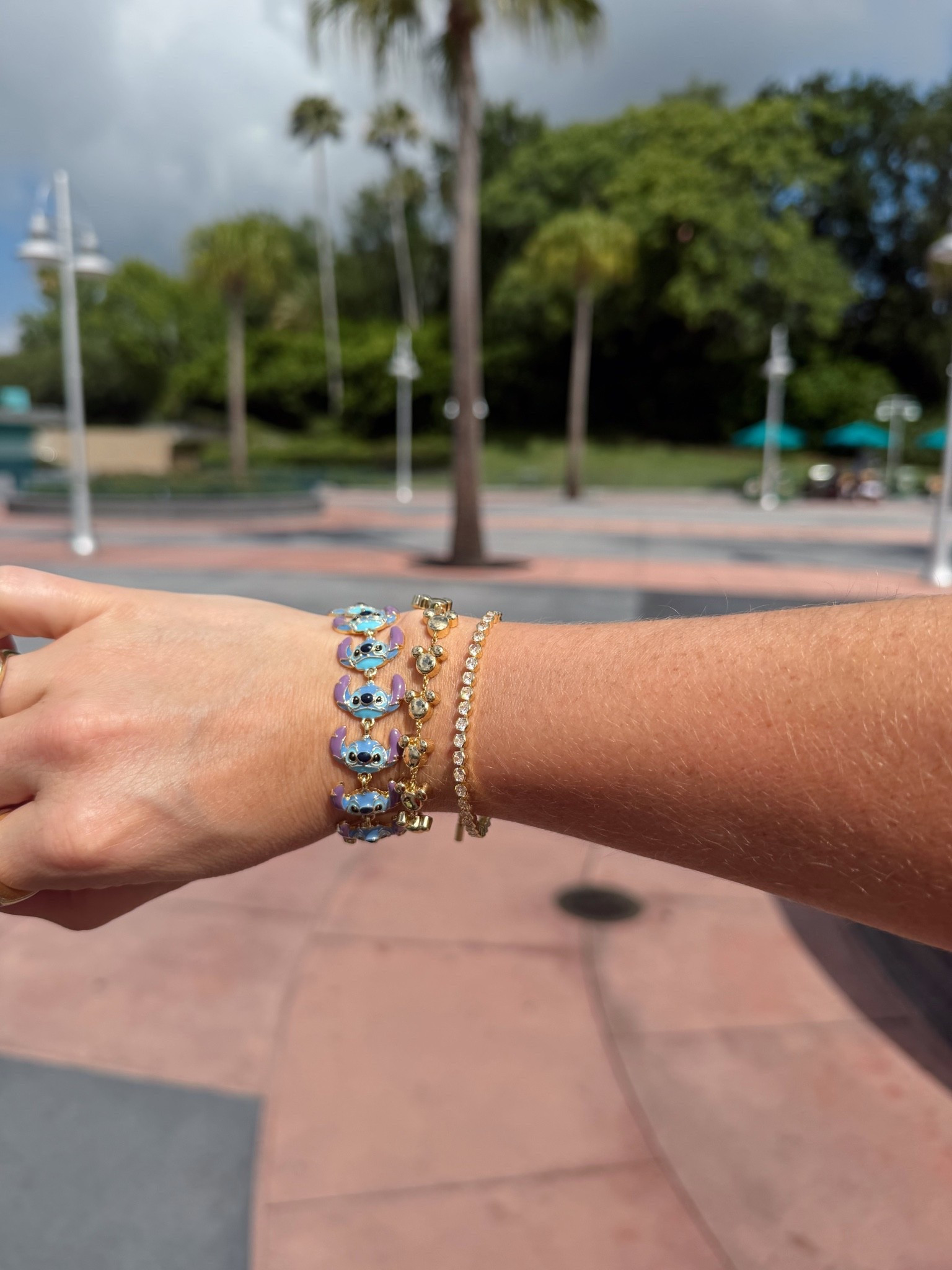 A good jewelry stack can make the WHOLE fit ✨🤩 

#disney #bauble #disneyoutfit #disneyoutfitinspo #summersale

#LTKgrwm #LTKootd #LTKTravel