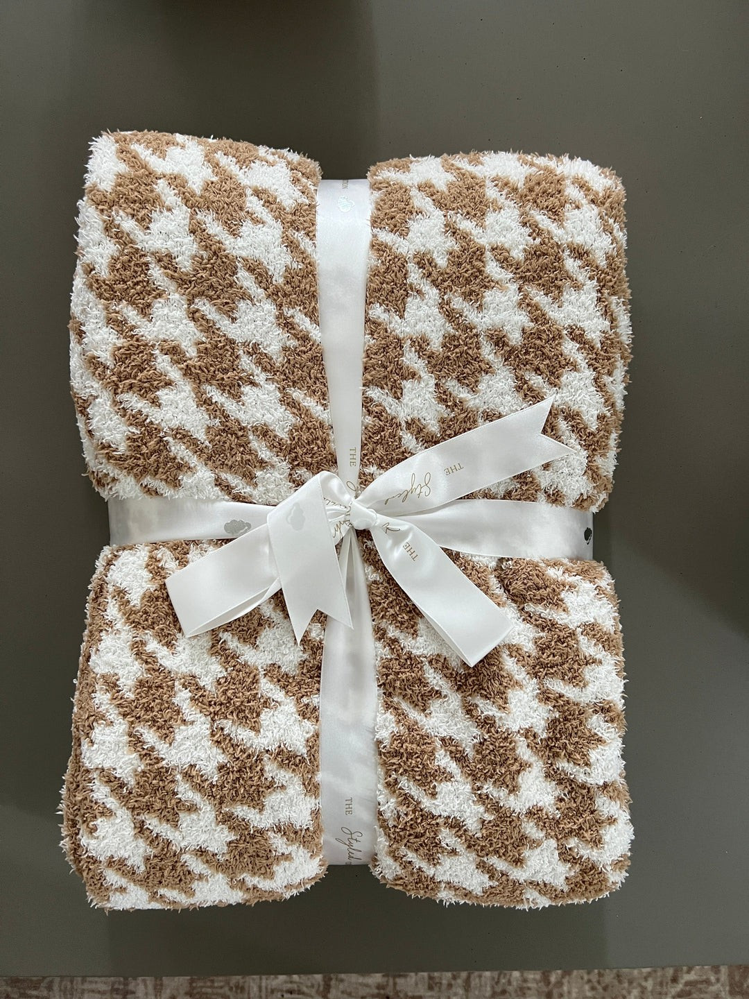Houndstooth Buttery Blanket | The Styled Collection