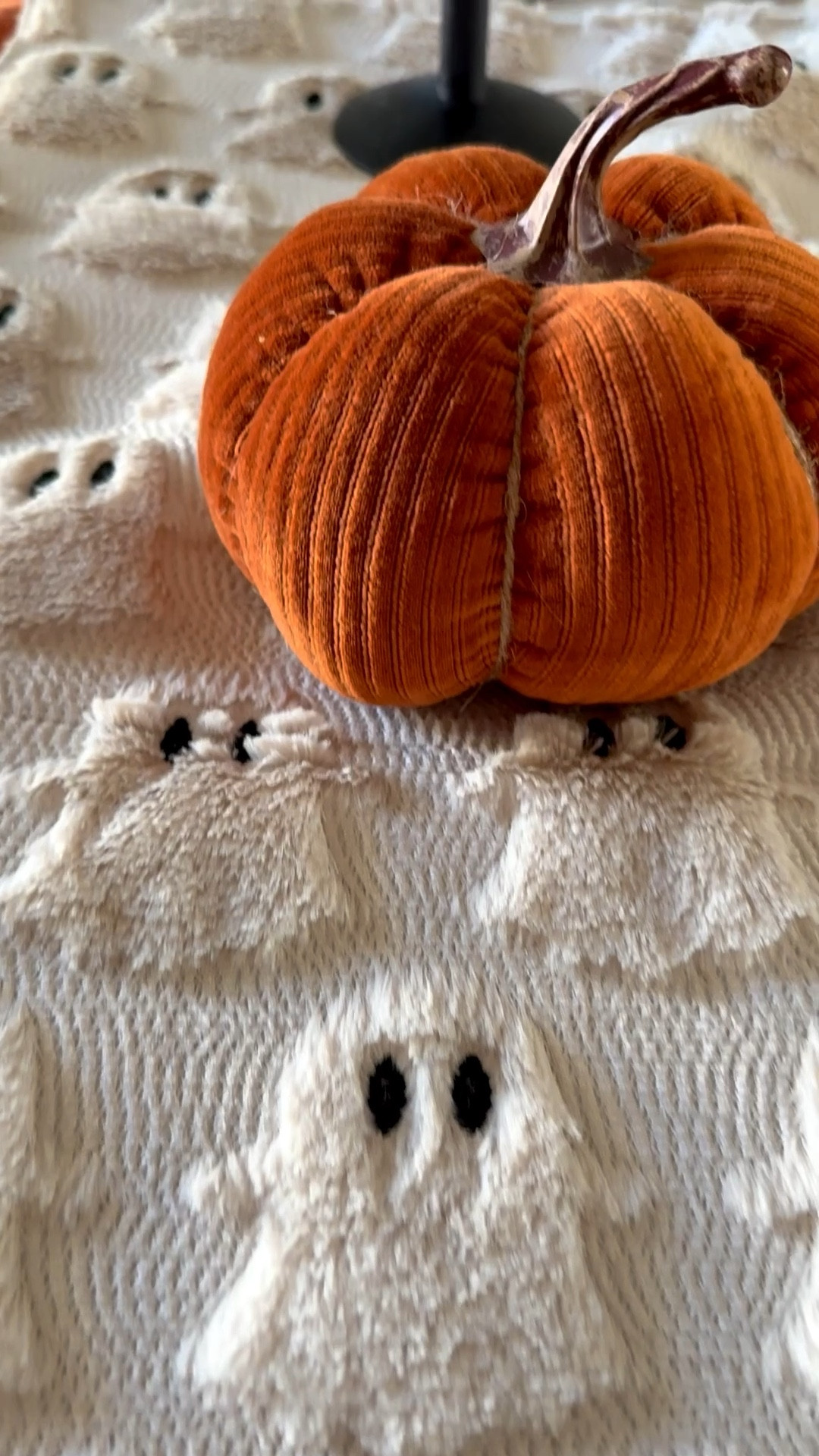 cutest Halloween table runner 🥹🫶🏼

Halloween Home Decor

#LTKHome #LTKFindsUnder50 #LTKHalloween