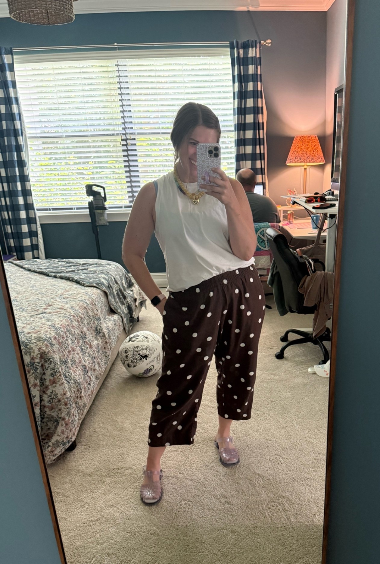 messy room and ootd 😜

#LTKootd #LTKmomlife #LTKdayinmylife