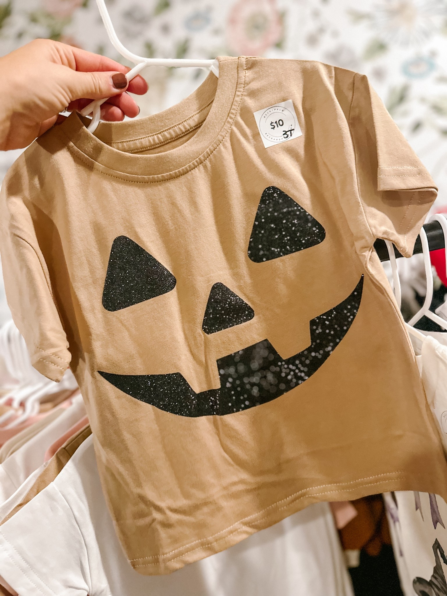 Shop our sale! $10 mystery item! 

Beckandpalm.com